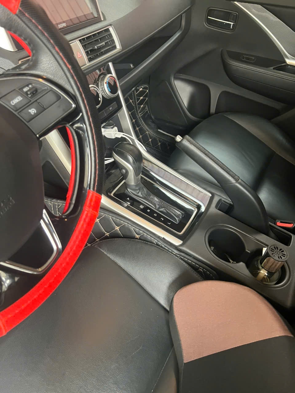 Mitsubishi Xpander 1.5 AT 2020 - Nội thất 3