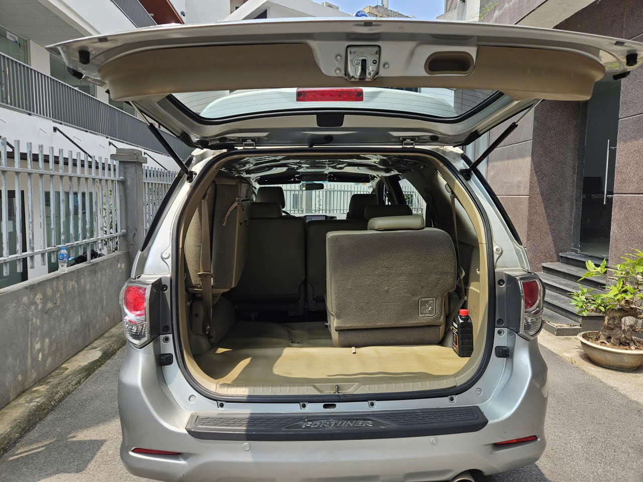 Toyota Fortuner AT 4x2 xăng 2014 - Nội thất 4