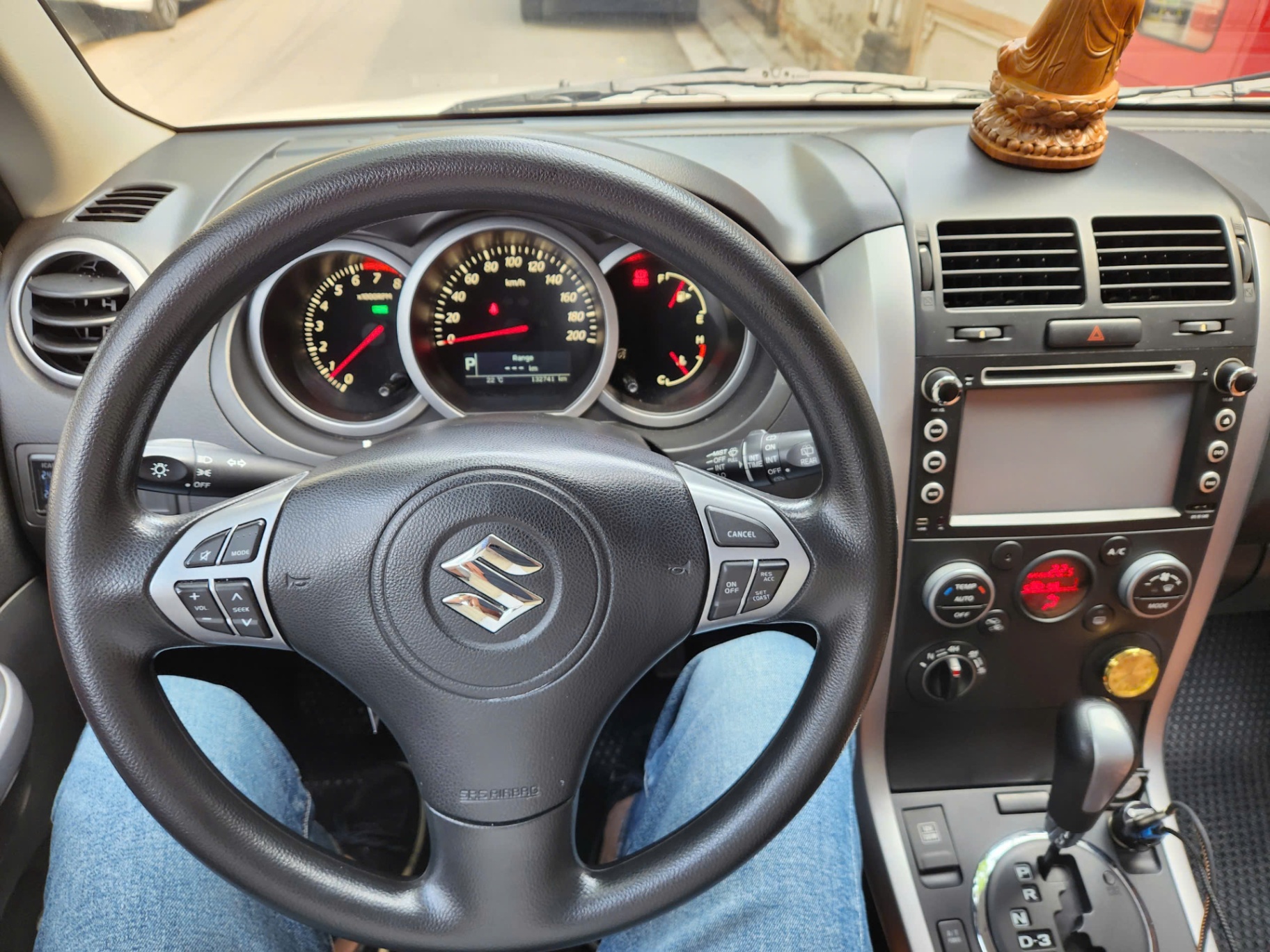 Suzuki Grand Vitara 2.0 AT 2015 - Nội thất 1