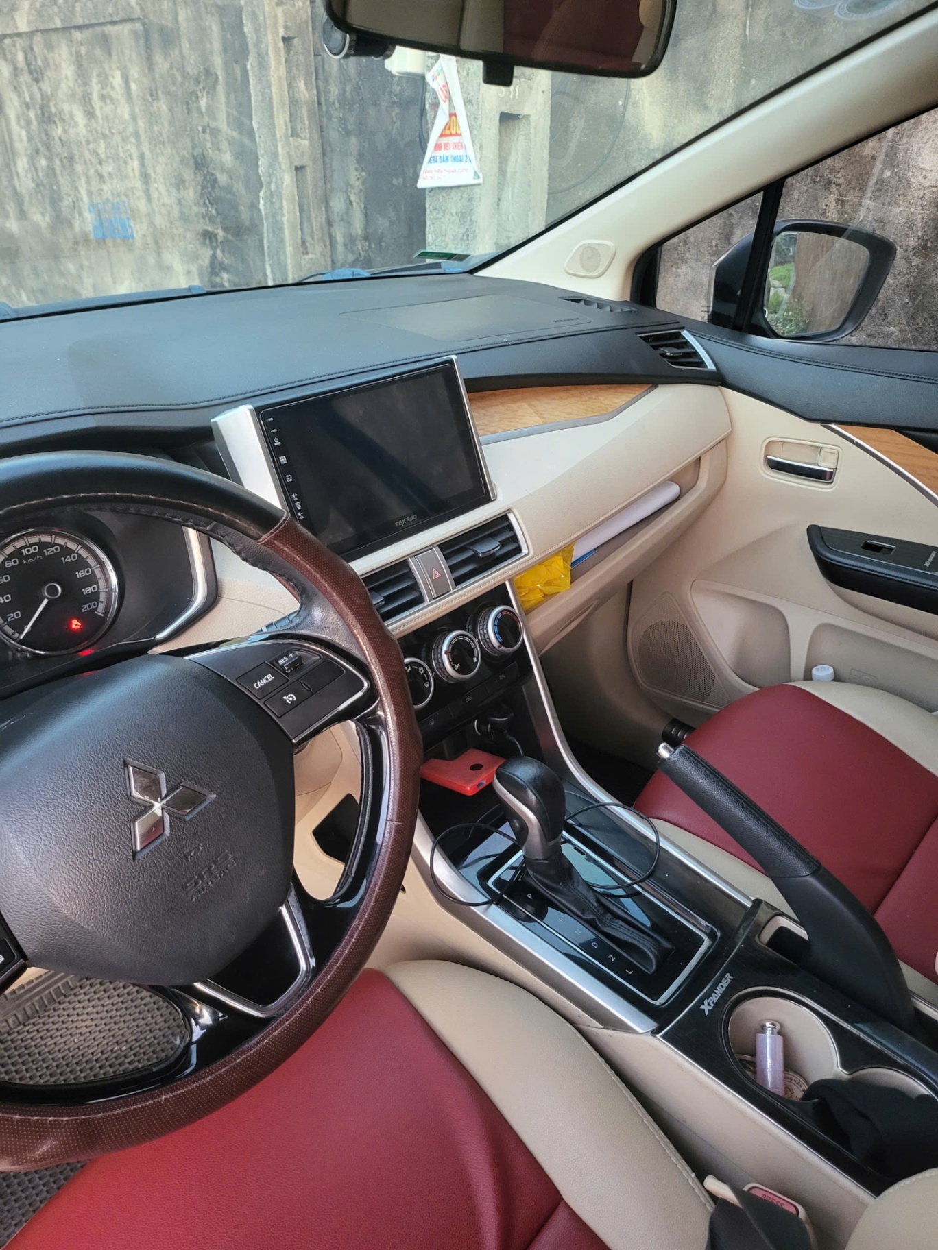 Mitsubishi Xpander 1.5 AT 2019 - Nội thất 1