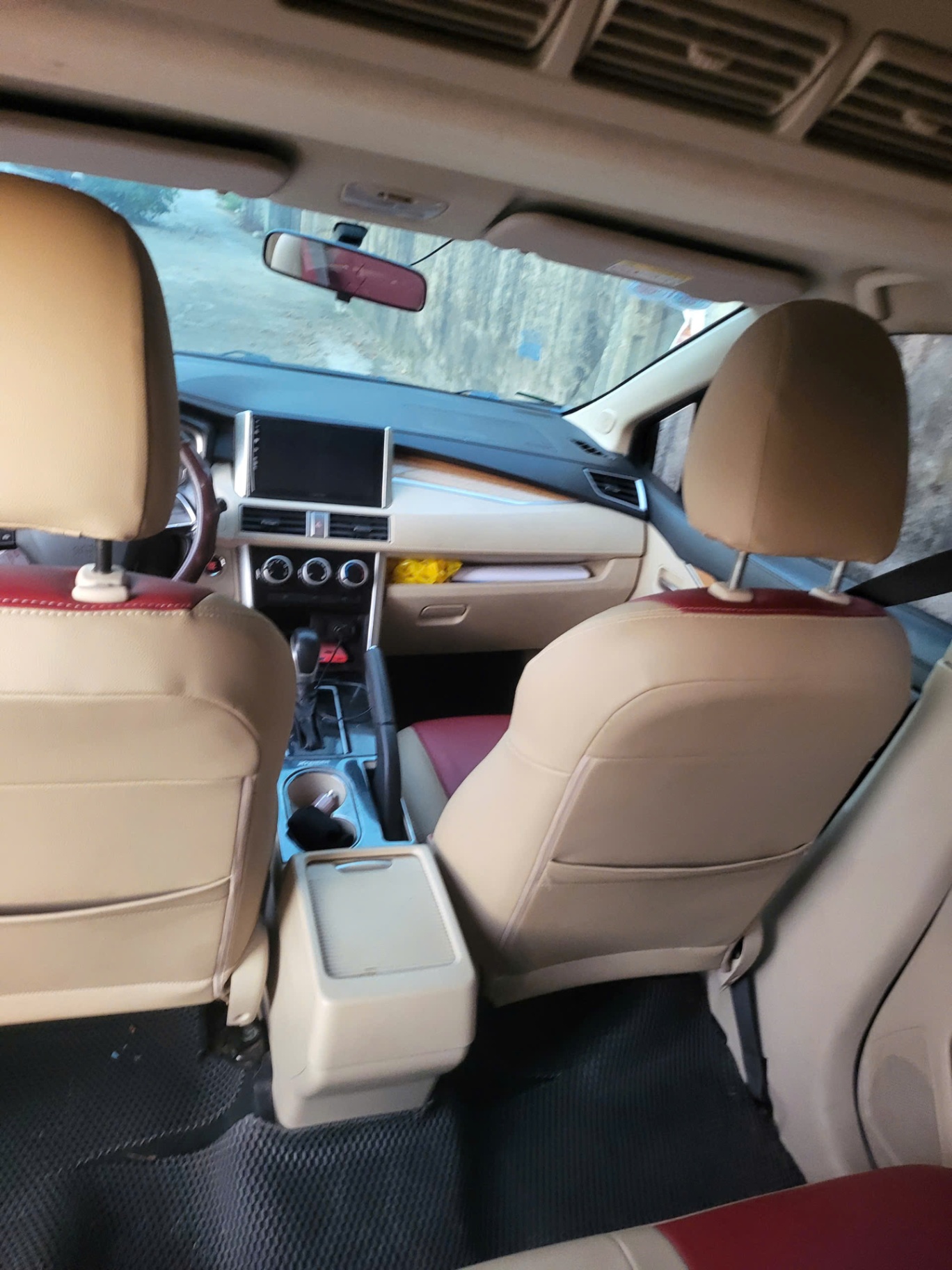 Mitsubishi Xpander 1.5 AT 2019 - Nội thất 4
