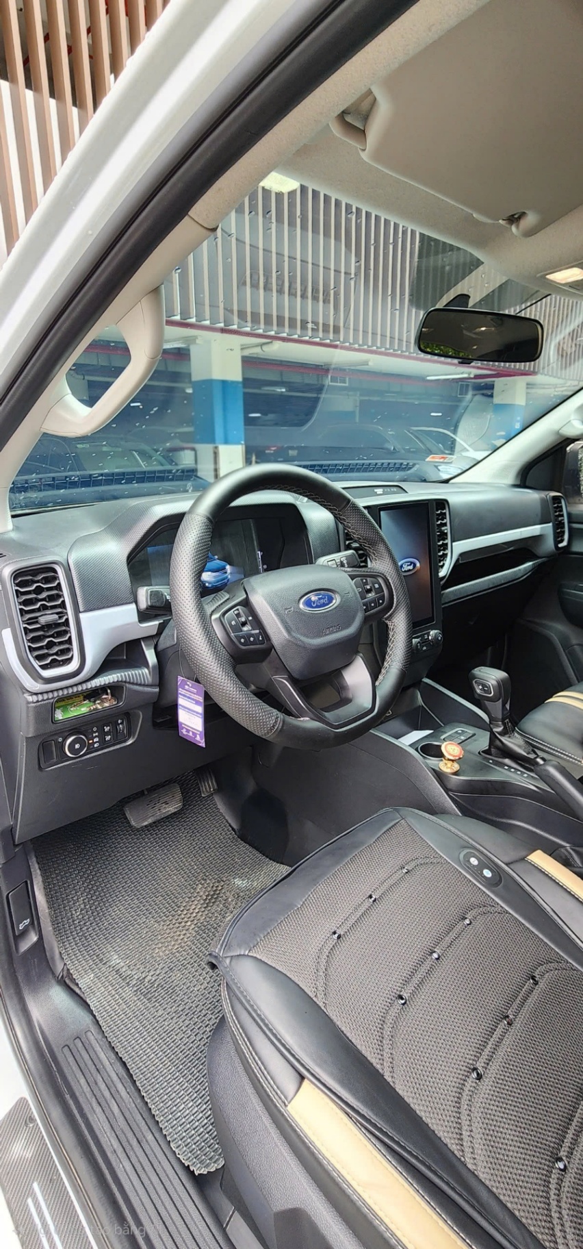 Ford Ranger XLS 4x2AT 2024 - Nội thất 1