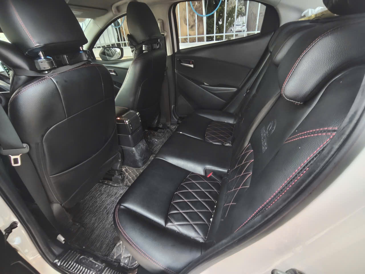 Mazda 2 AT 2022 - Nội thất 2