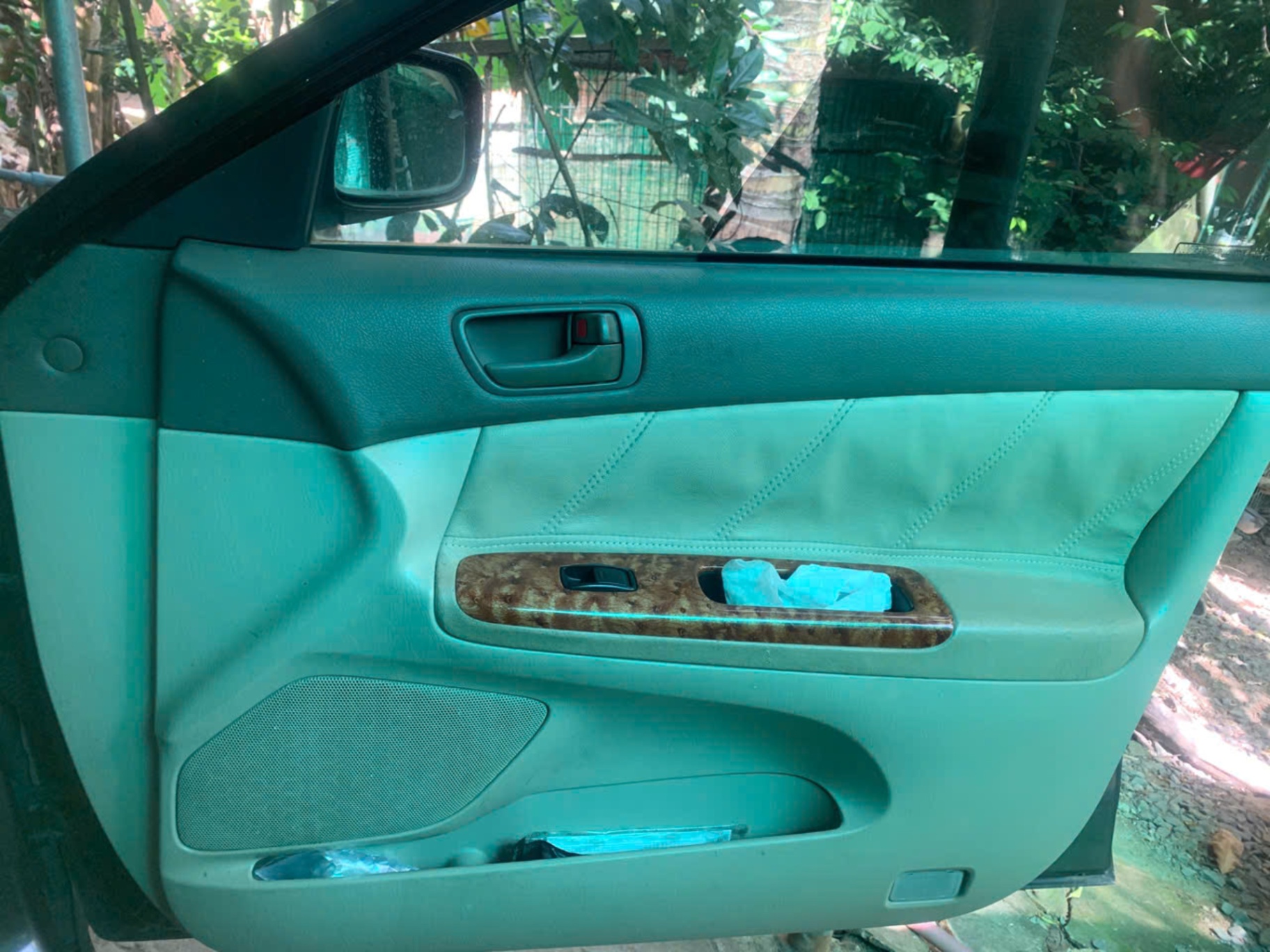 Camry 2005 số sàn - Khoang động cơ 1