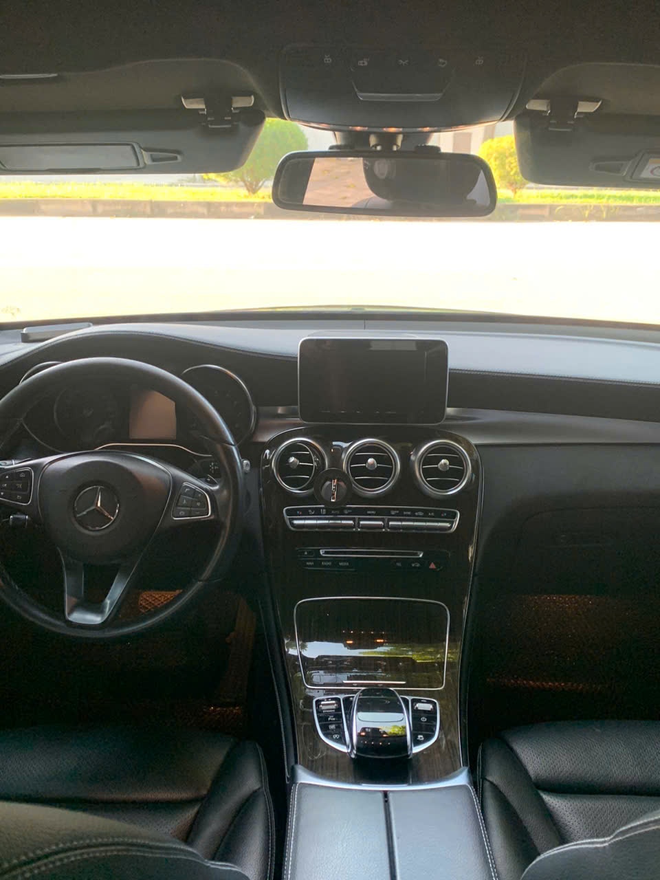 Mercedes Benz GLC 200 2019 - Nội thất 2