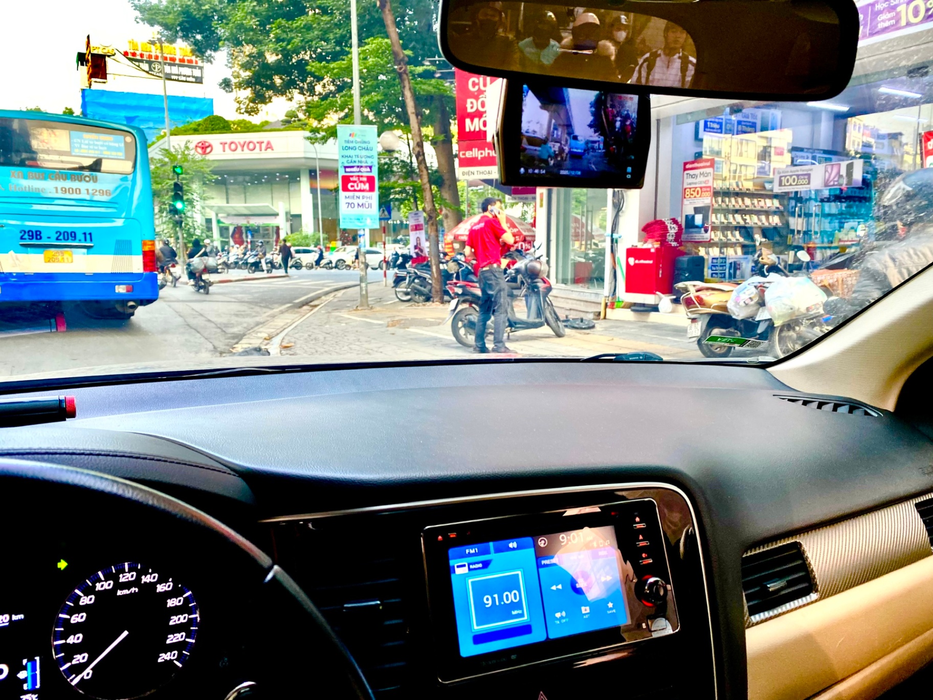 Mitsubishi Outlander 2.0 CVT 2018 - Nội thất 1