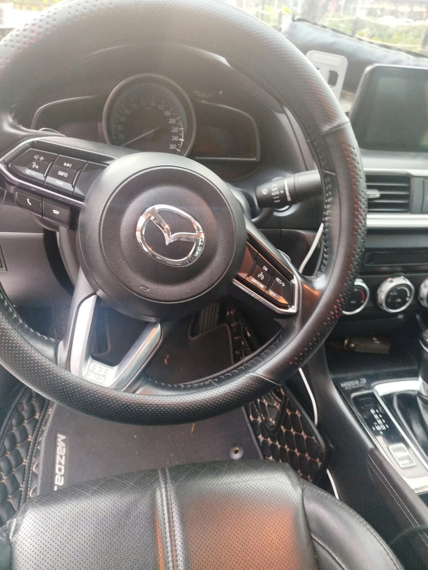 Mazda 3 1.5AT 2018 - Nội thất 1