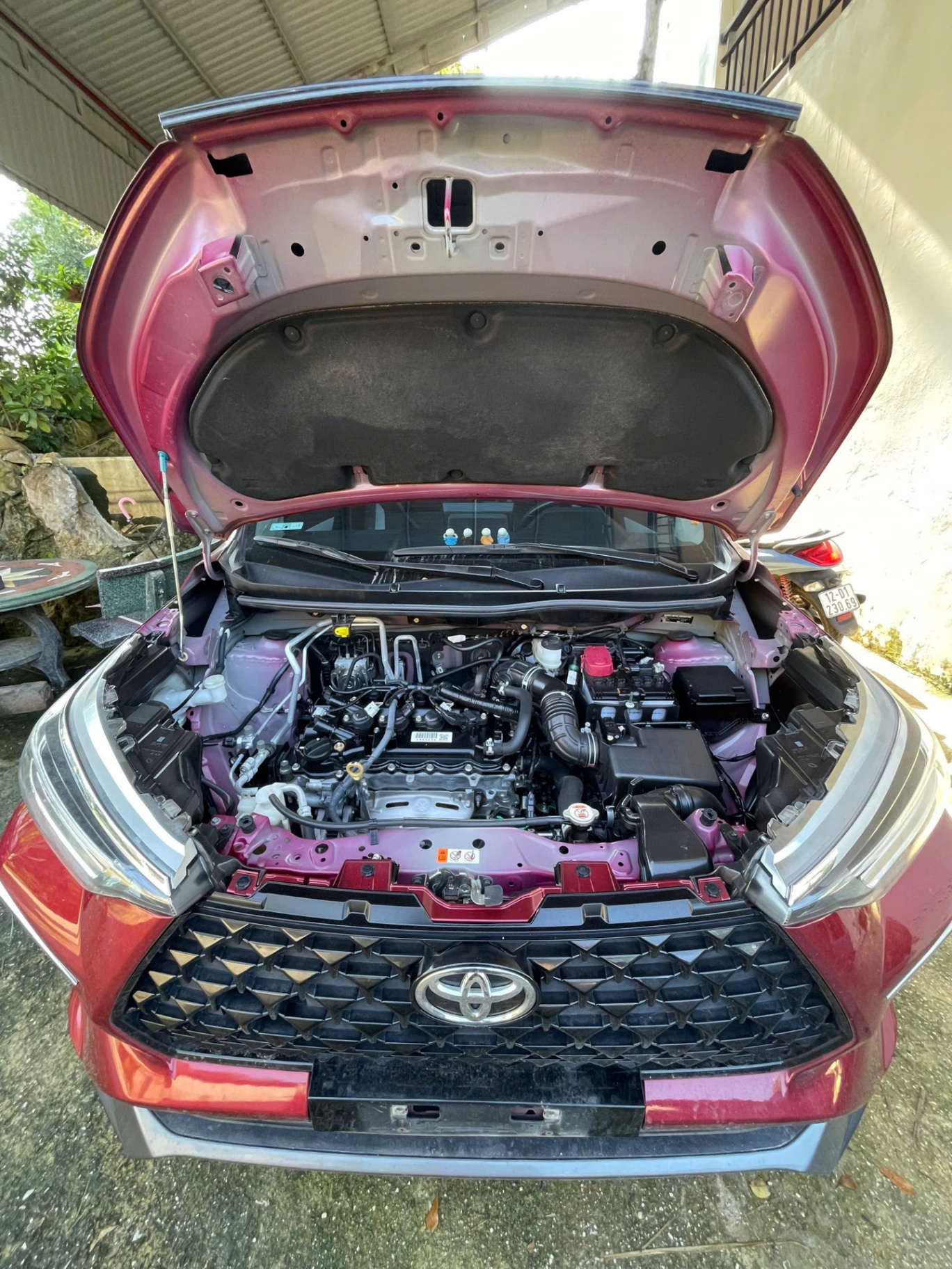 Toyota Veloz 2022 - Khoang động cơ 2