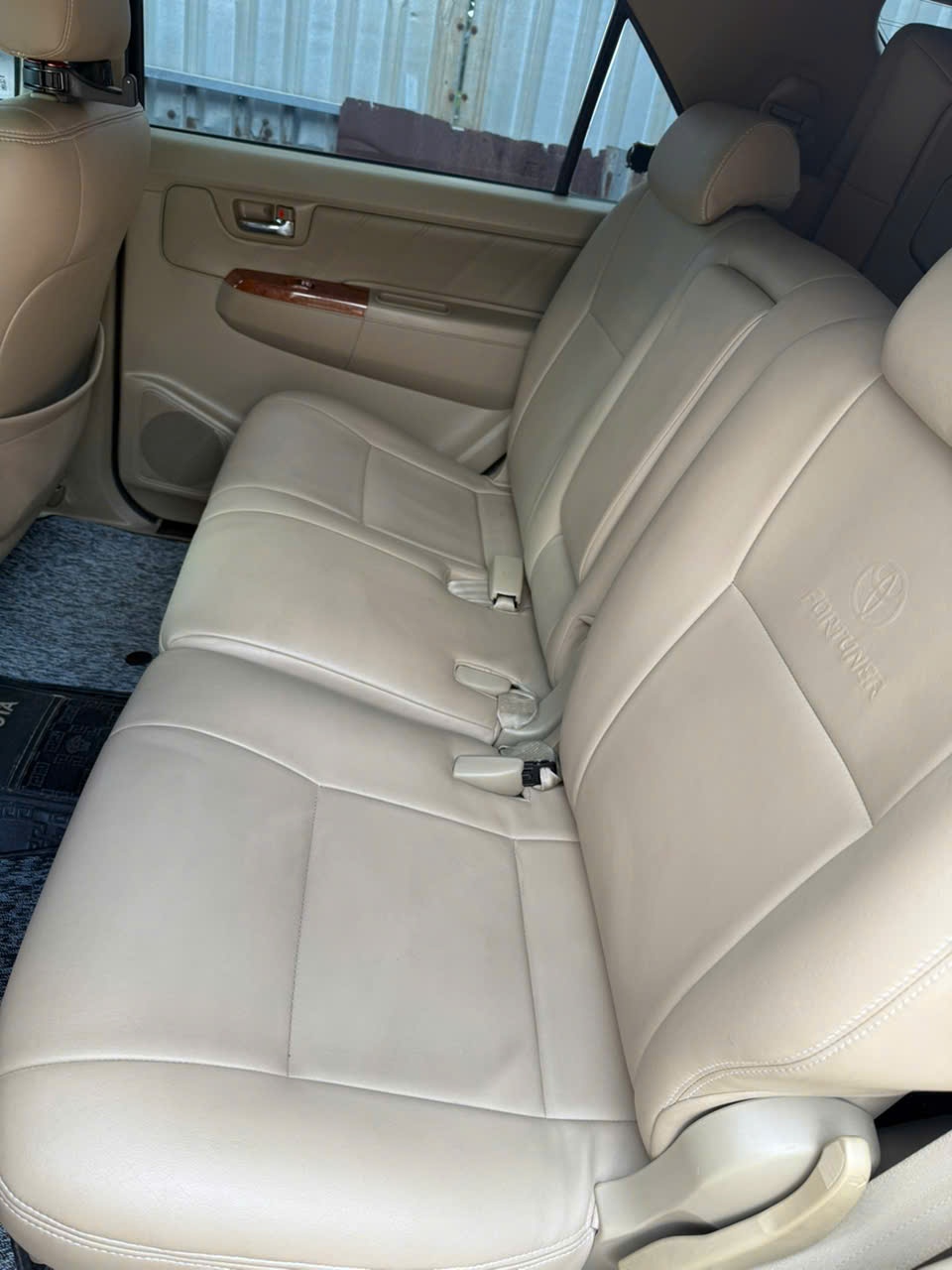 Toyota Fortuner 2010 - Nội thất 6