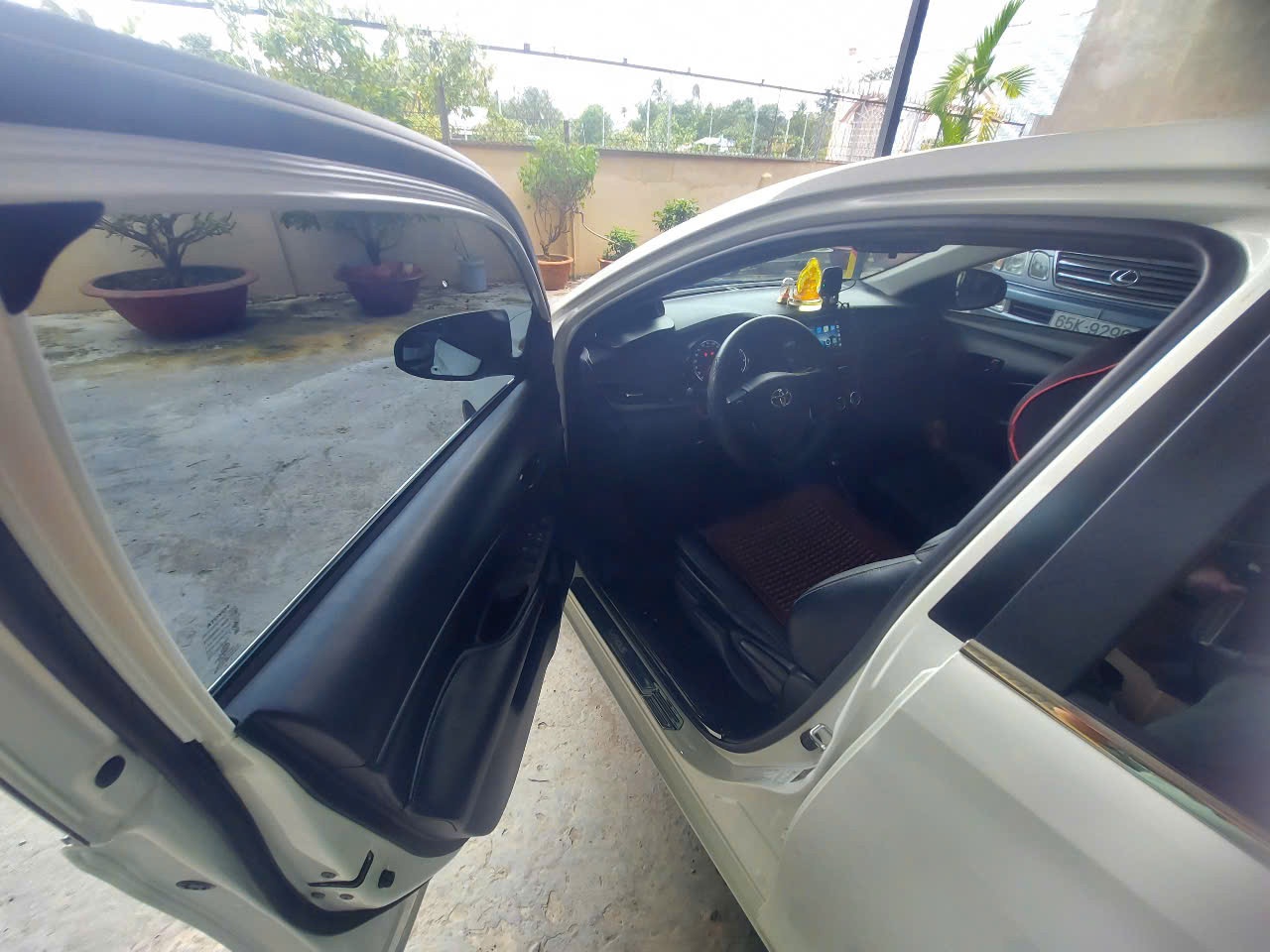 Toyota Vios E số tự động 2023 - Nội thất 2