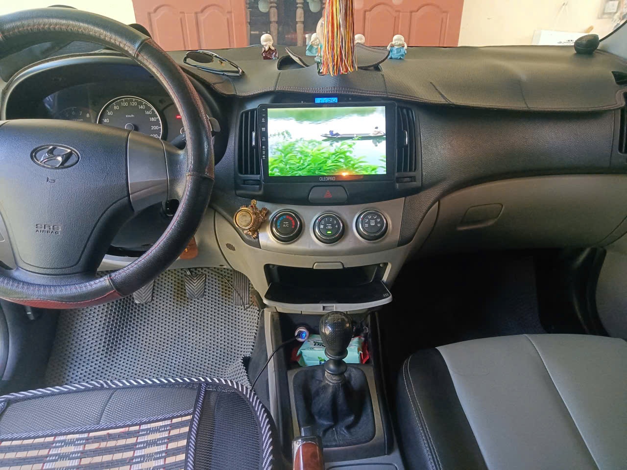 Hyundai Avante MT 2013 - Nội thất 1