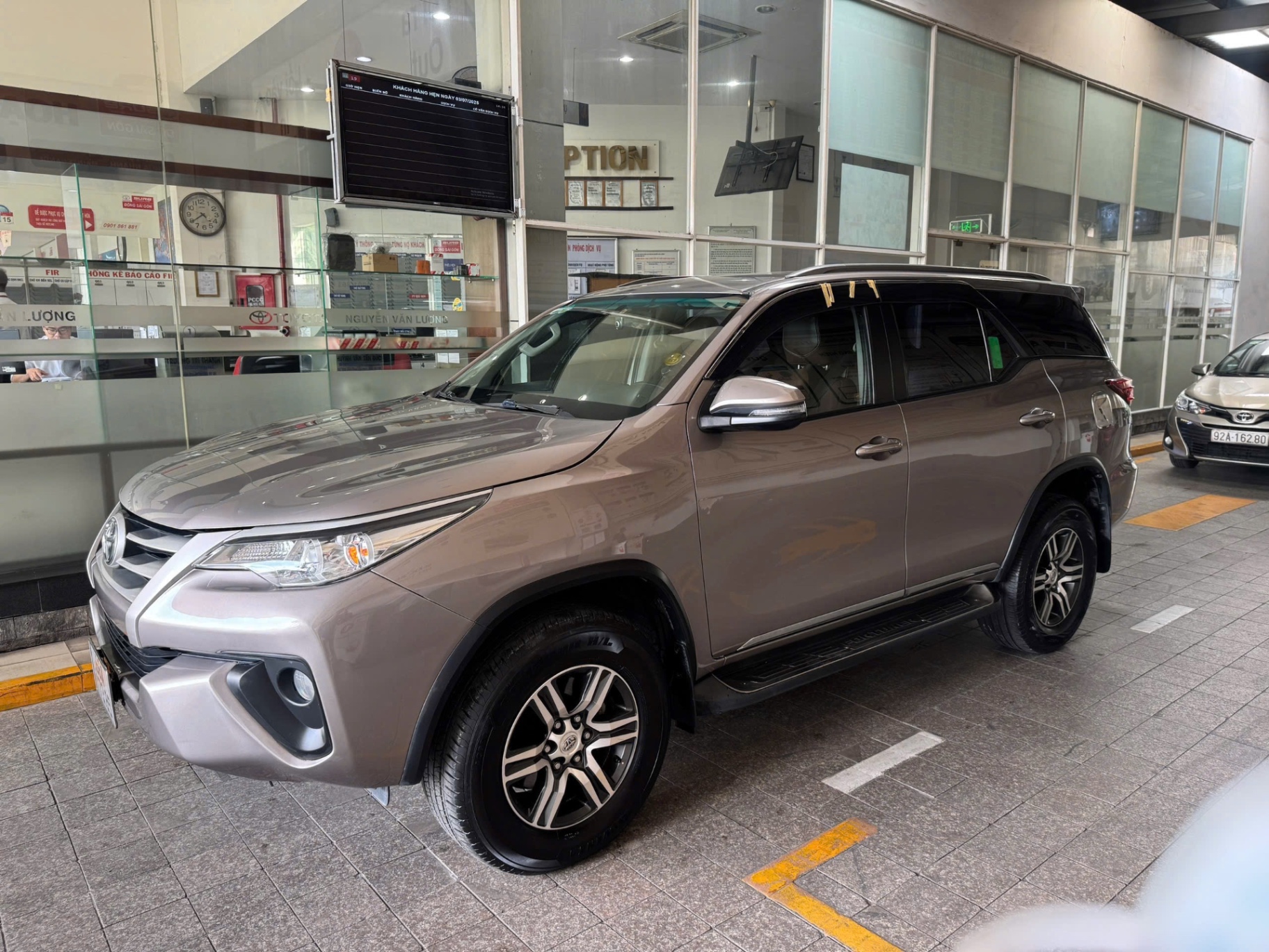 Toyota Fortuner 2.4 AT 2020  - Ngoại thất 5