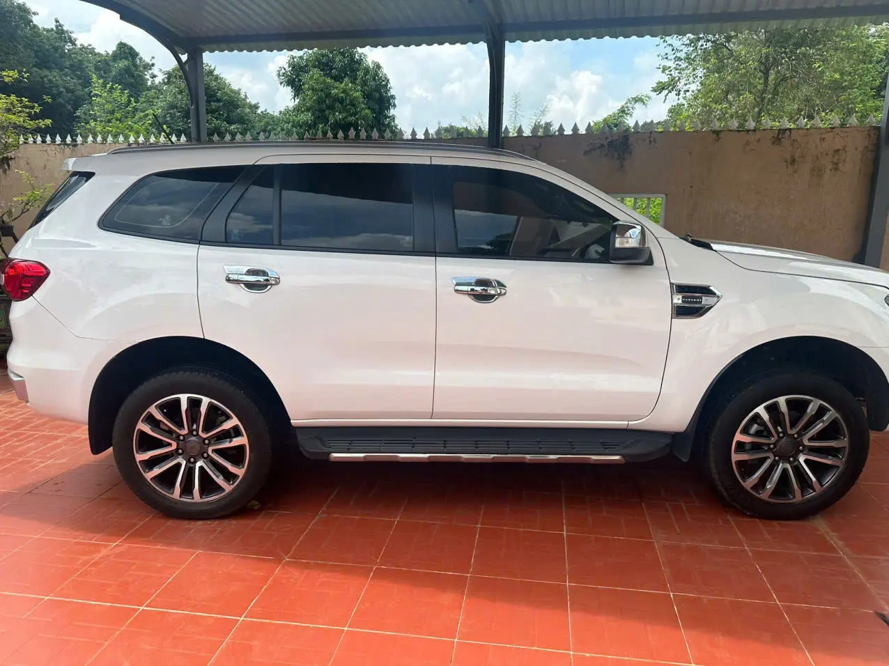 Ford Everest Titanium 1 cầu trắng 2019 - Ngoại thất 5