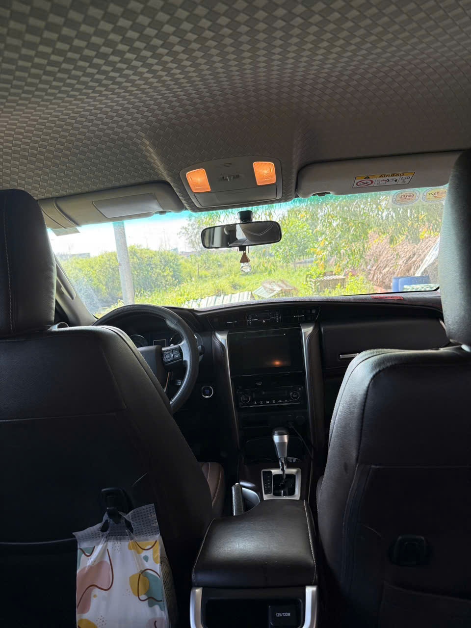 Toyota Fortuner 4x2 2019  - Nội thất 1