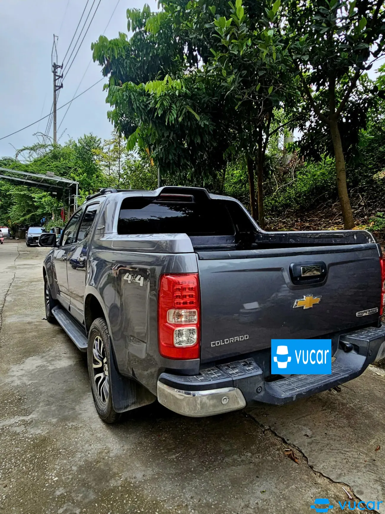 Bán tải Colorado bản đặc biệt - Ngoại thất 5