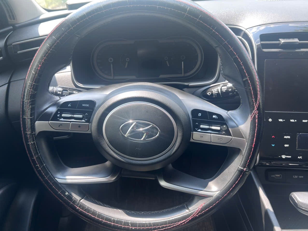 Hyundai Tucson 2022 bản Tiêu chuẩn - Nội thất 5