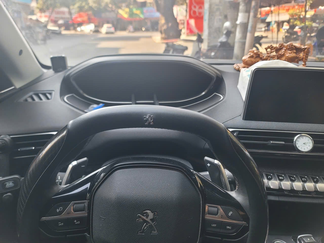 Peugeot 5008, 2018 - Nội thất 4