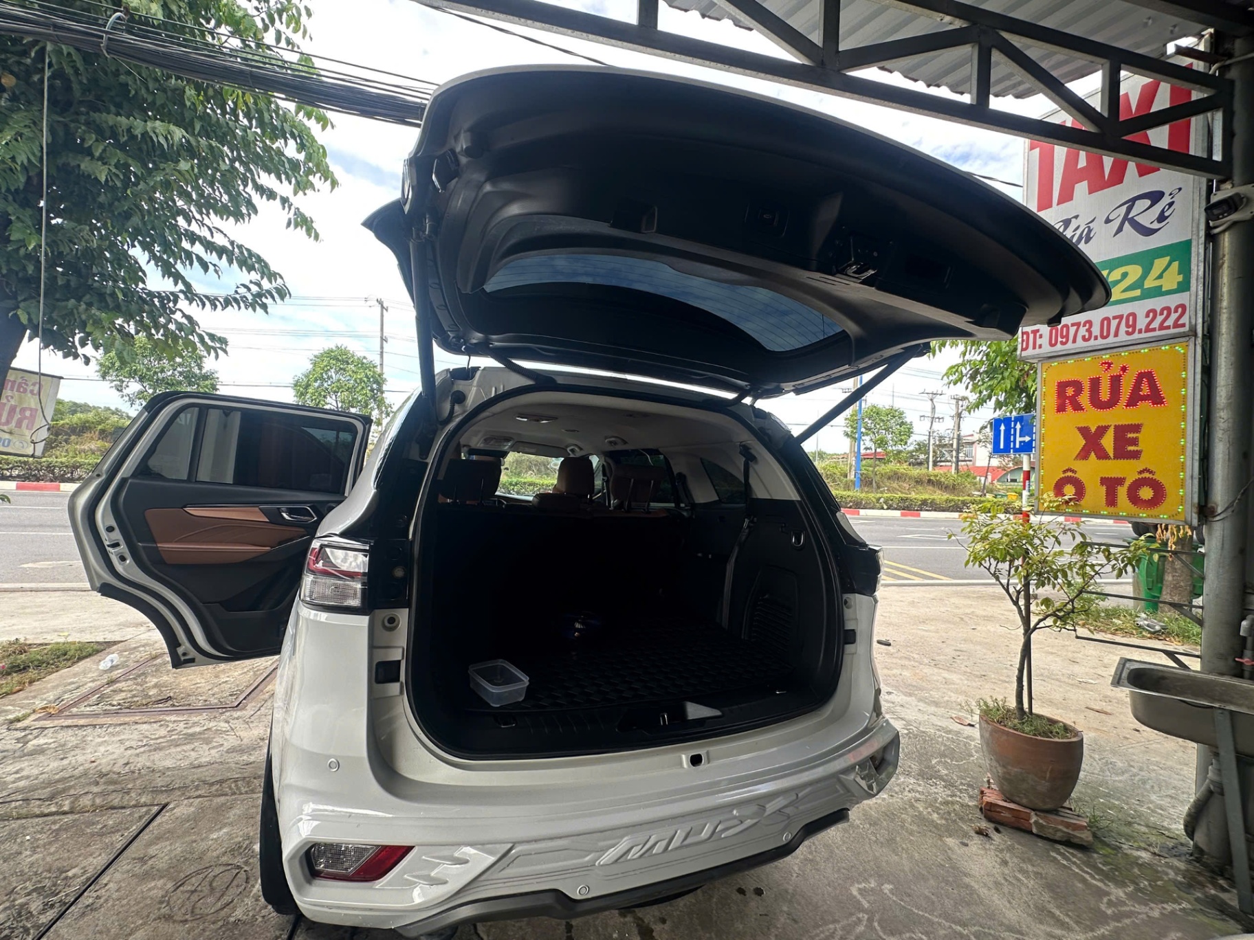 Isuzu mux 2021 - Nội thất 9