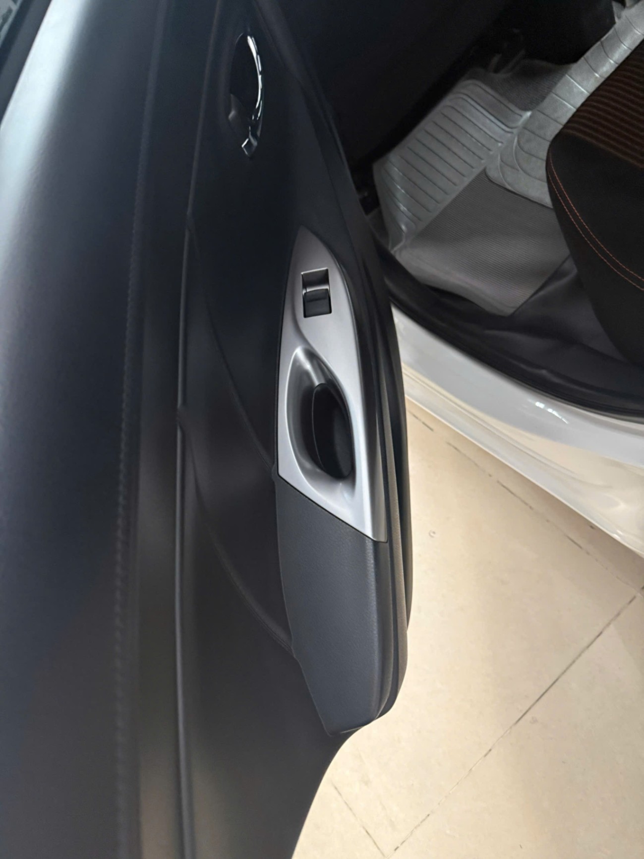 Toyota Yaris 2016 - Nội thất 3
