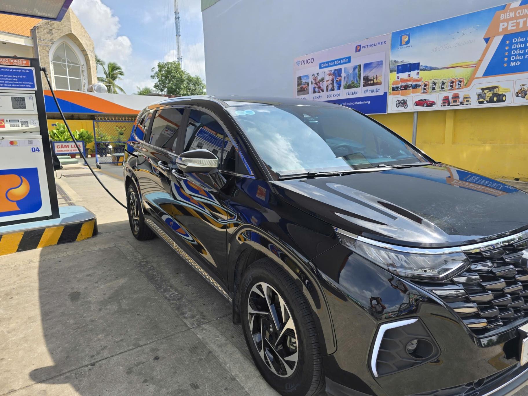 Hyundai Custin 2.0 2023 - Ngoại thất 1