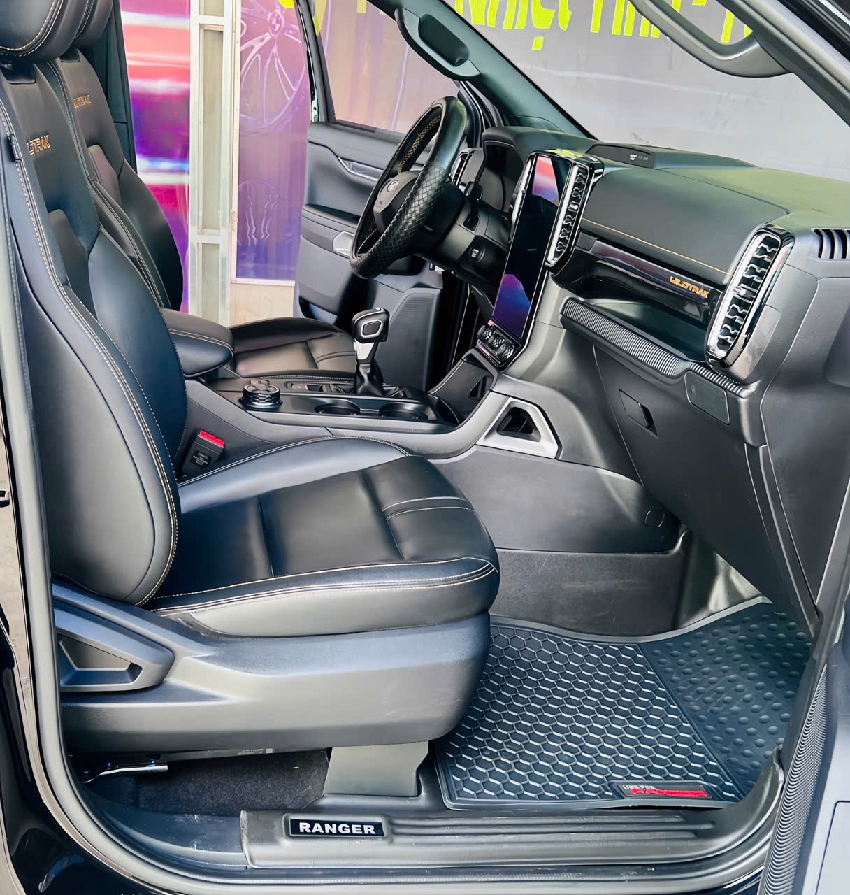 Ford Ranger Wildtrak 2.0L 4x4 AT 2022 - Nội thất 1