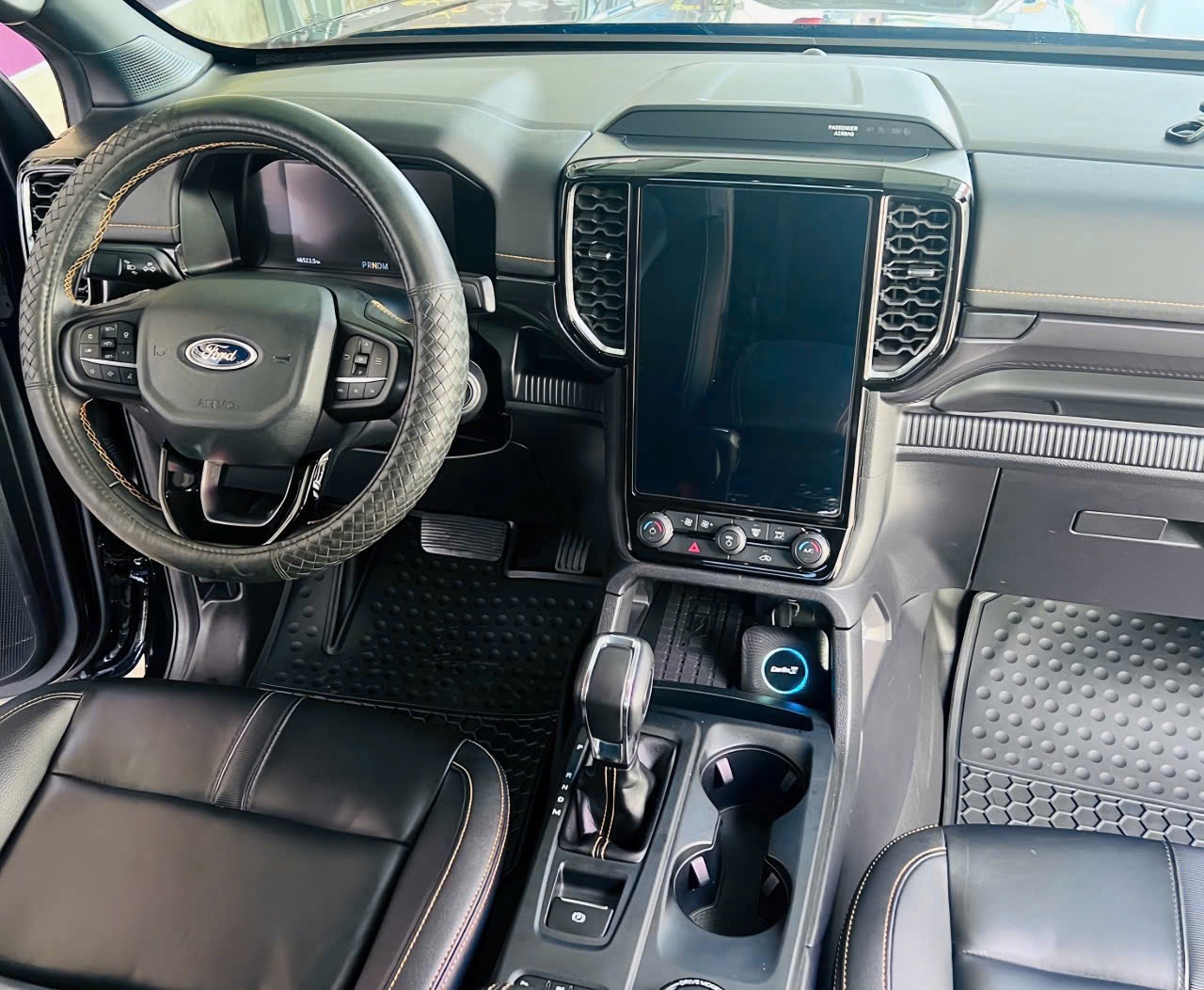 Ford Ranger Wildtrak 2.0L 4x4 AT 2022 - Nội thất 2