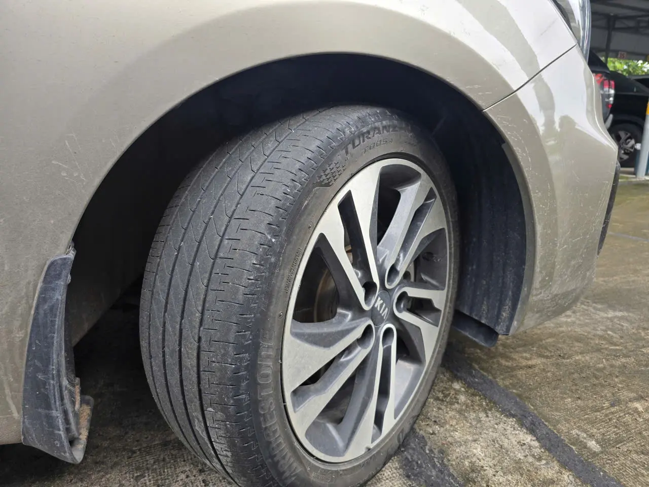 Kia Rondo - Ngoại thất 7