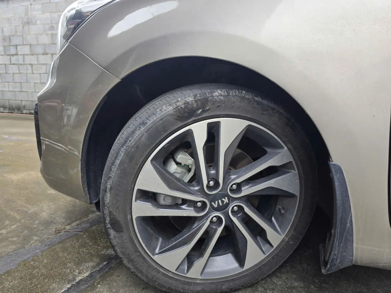 Kia Rondo - Ngoại thất 10