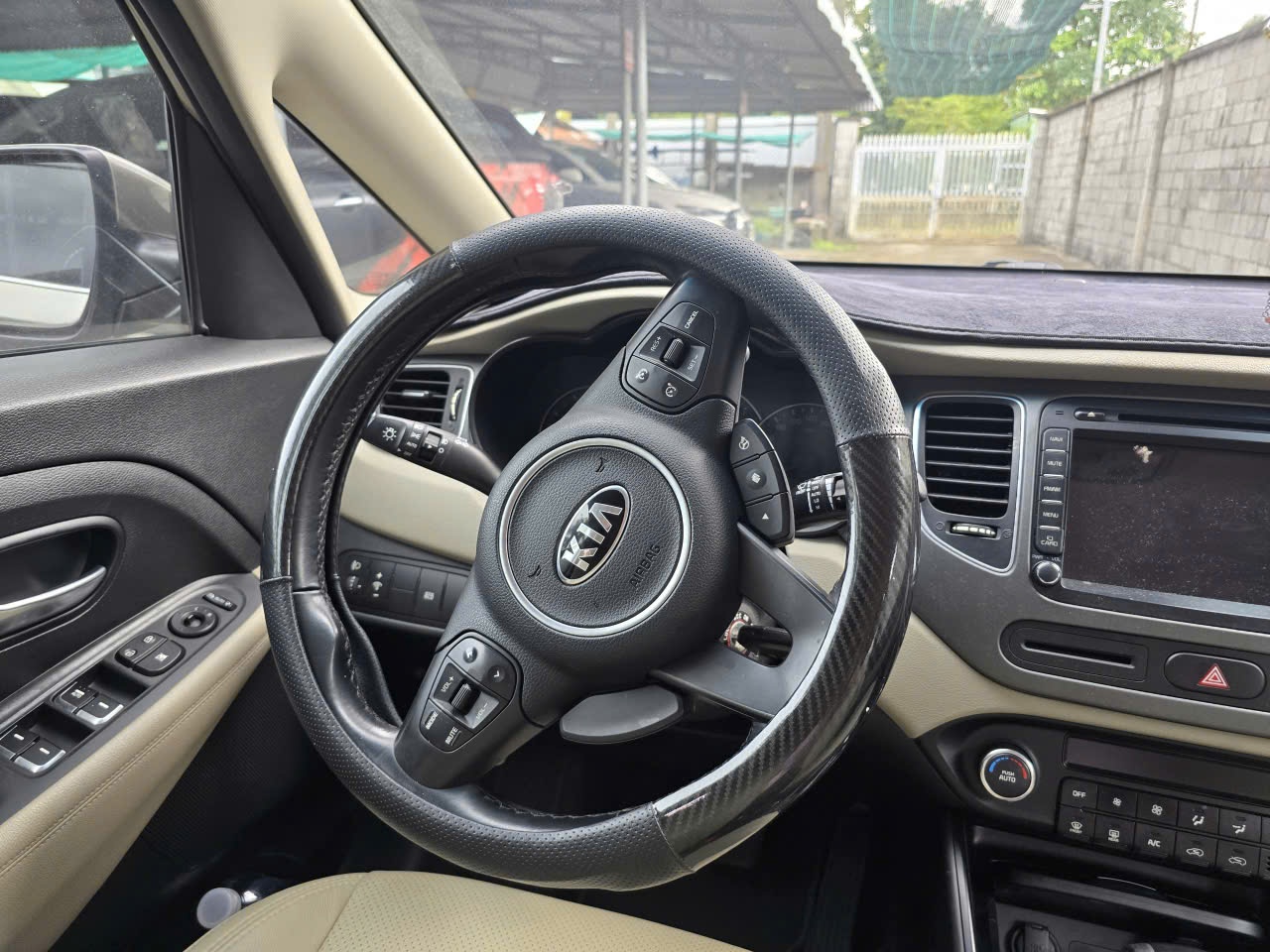 Kia Rondo - Nội thất 8