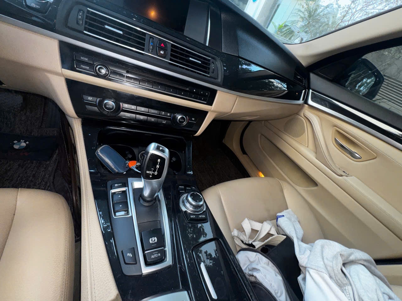 Bmw 520i 2016  - Nội thất 3