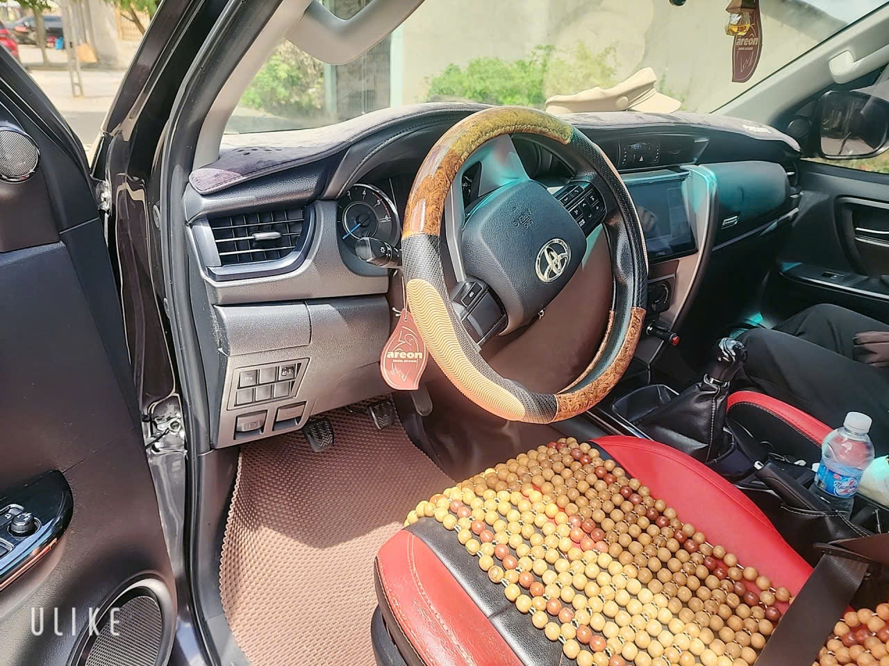 Toyota Fortuner số sàn màu tím ánh kim 2017 - Nội thất 7