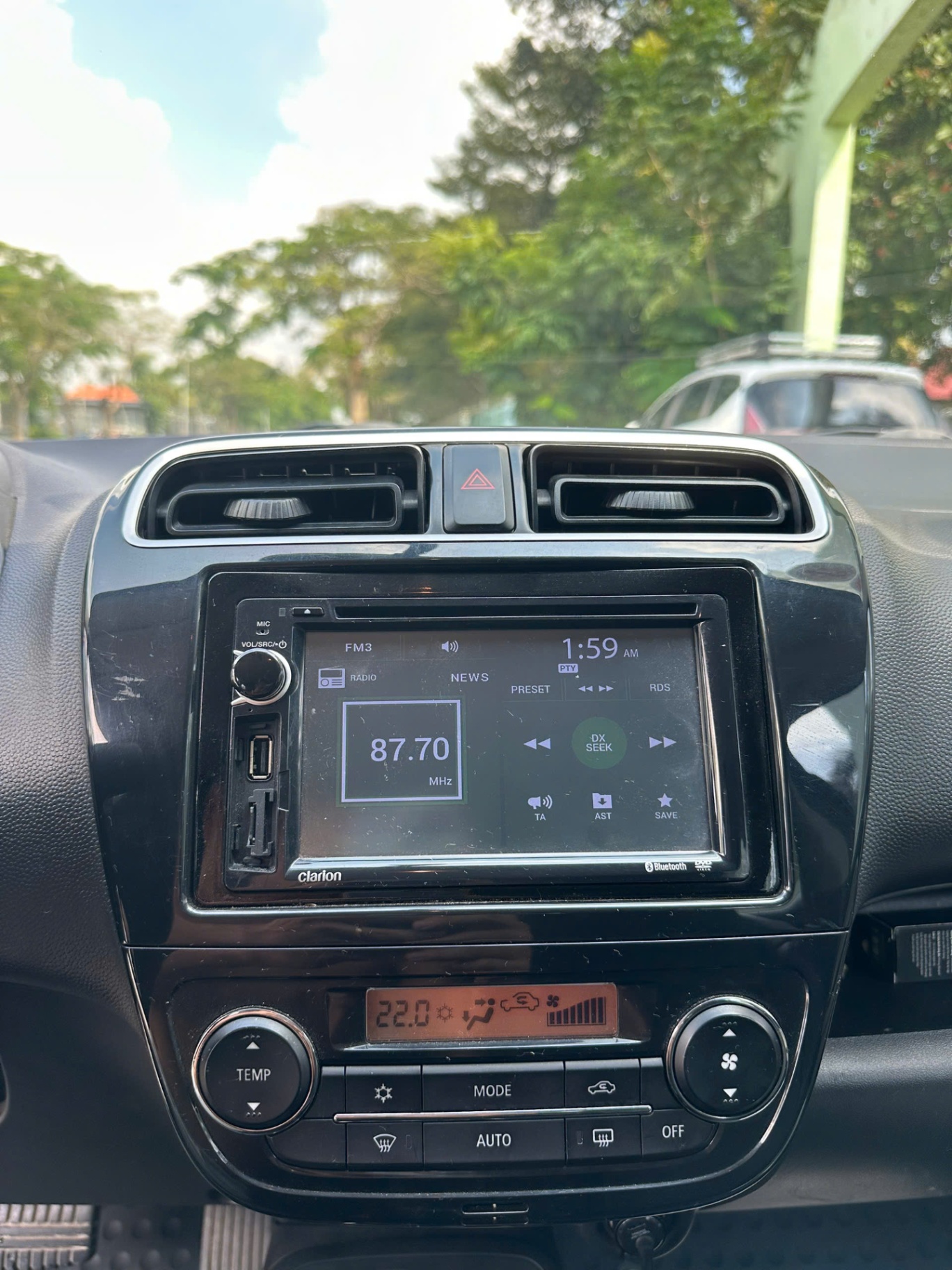 Mitsubishi mirage 1.2 AT 2017 - Nội thất 1