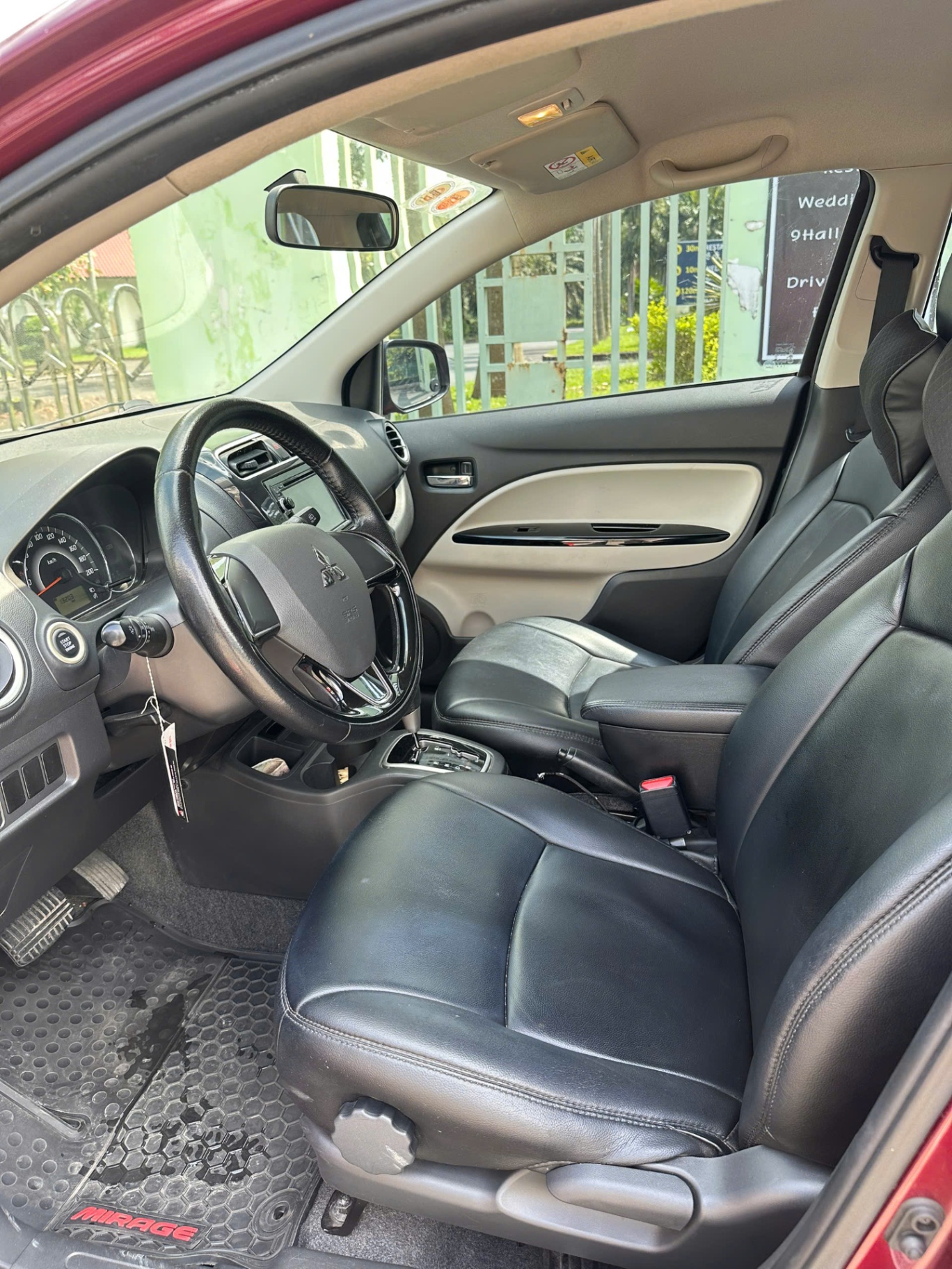 Mitsubishi mirage 1.2 AT 2017 - Nội thất 6