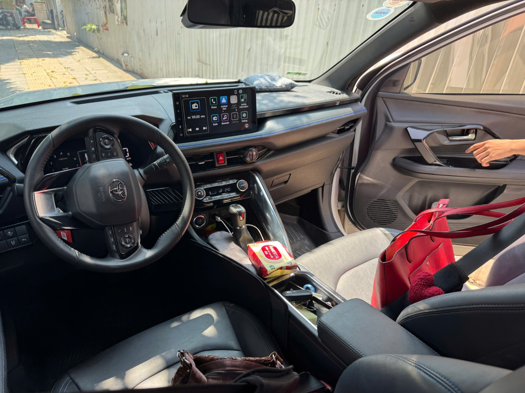 Toyota Yaris cross 1.5 D-CVT 2023 - Nội thất 6