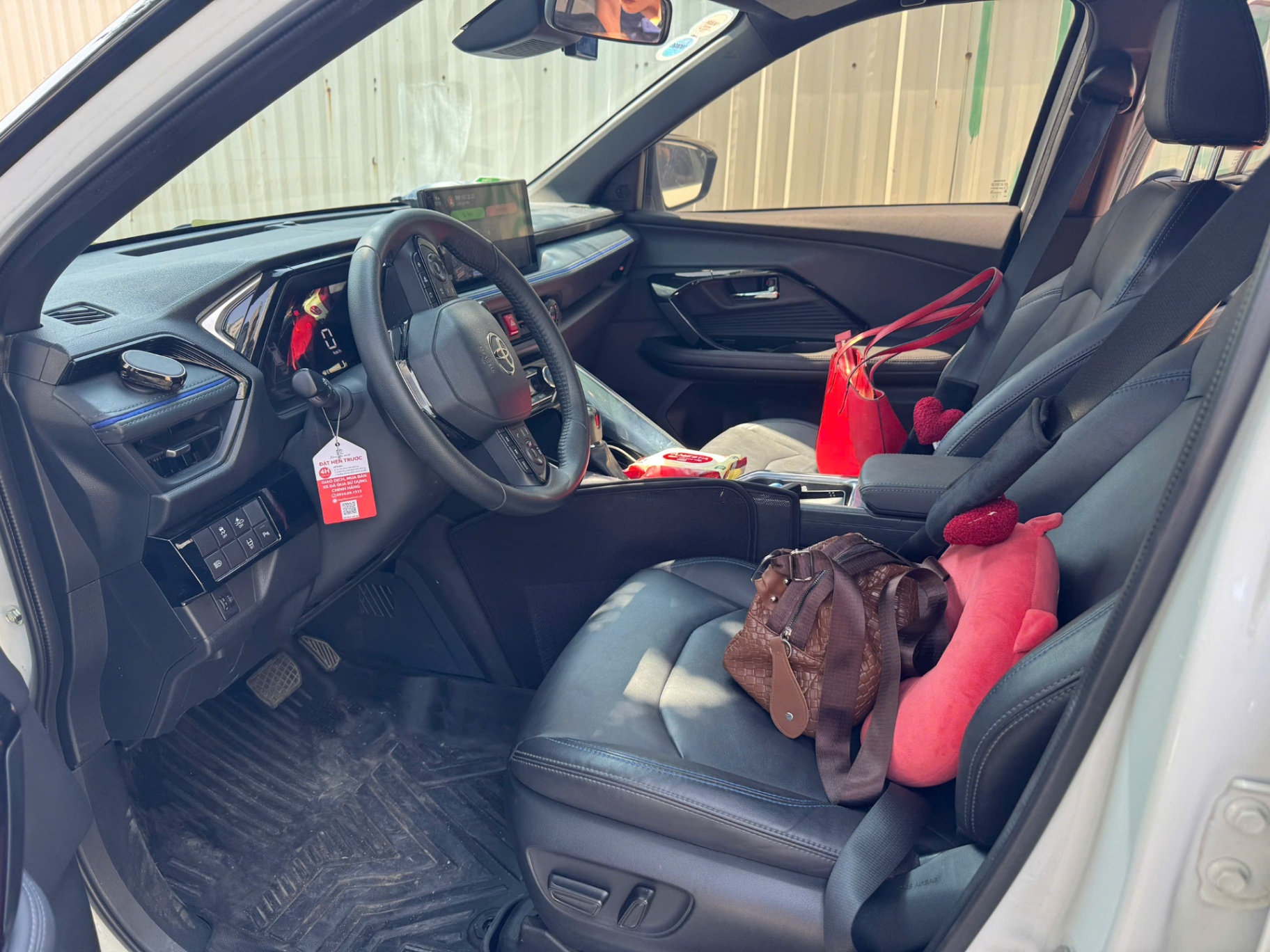 Toyota Yaris cross 1.5 D-CVT 2023 - Nội thất 10