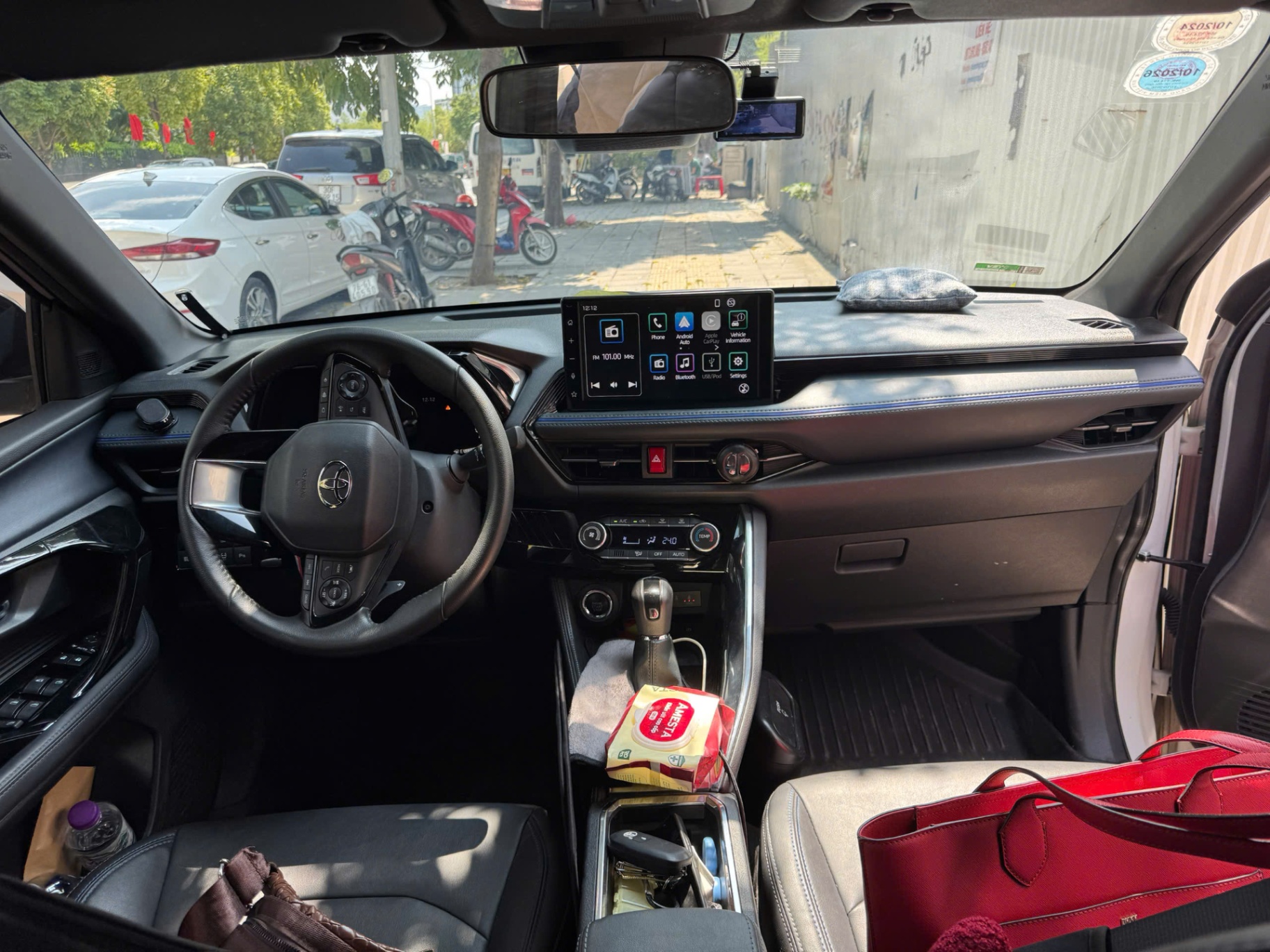 Toyota Yaris cross 1.5 D-CVT 2023 - Nội thất 11
