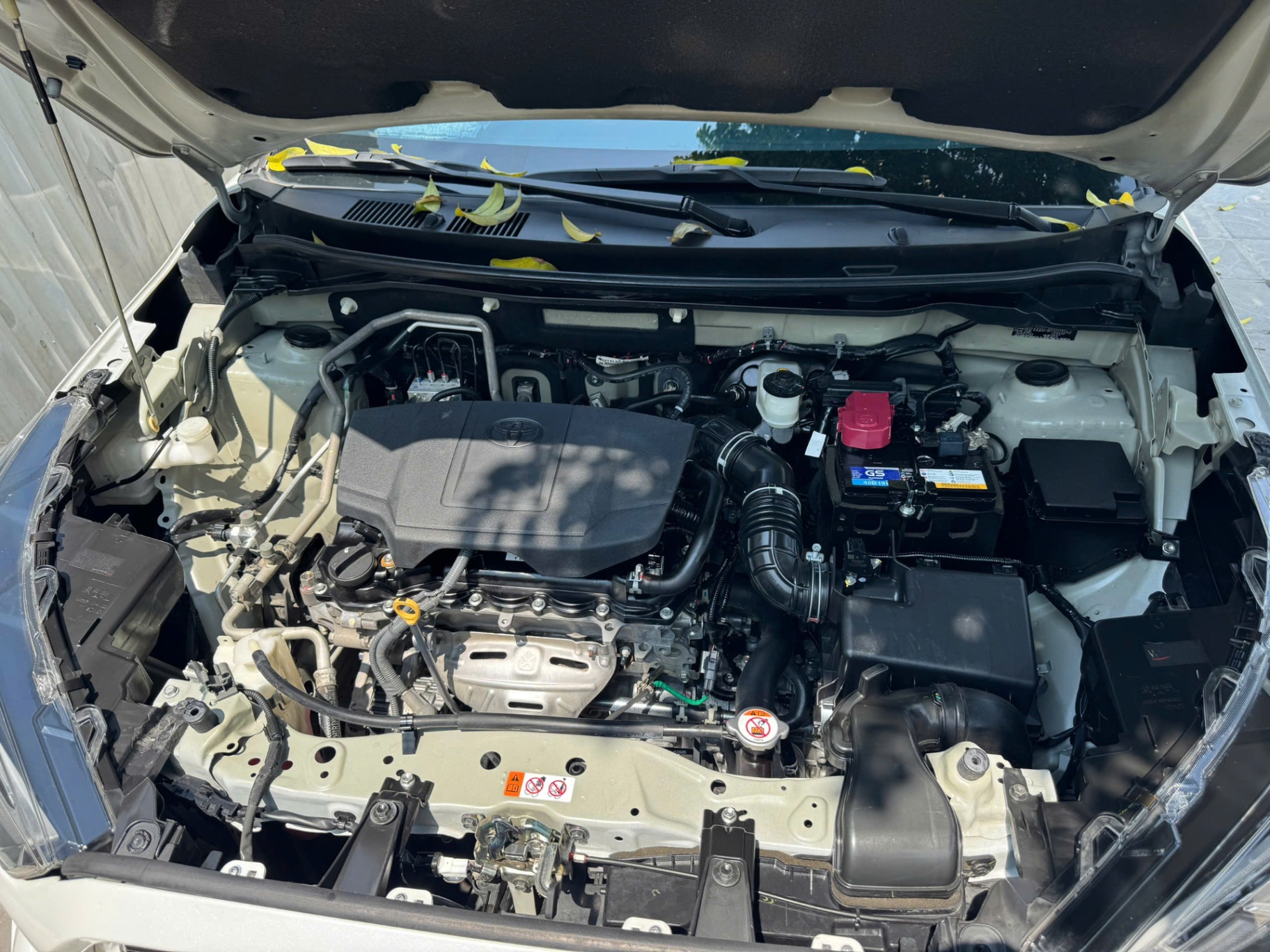 Toyota Yaris cross 1.5 D-CVT 2023 - Khoang động cơ 1