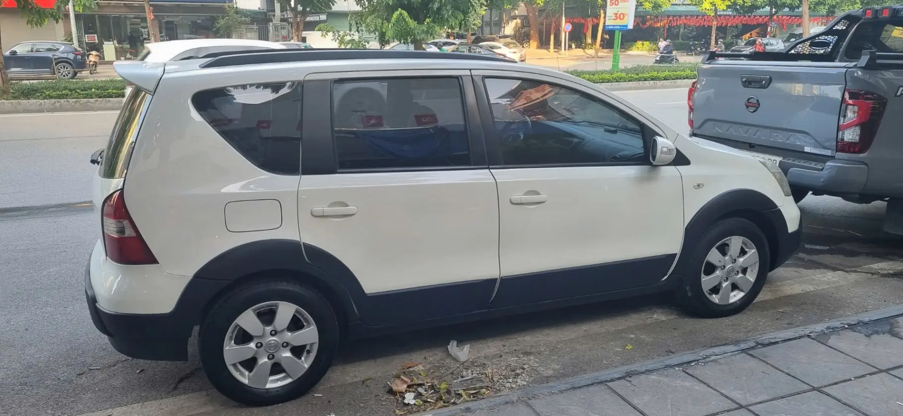 nissan livina at 2010 nhập Đài Loan