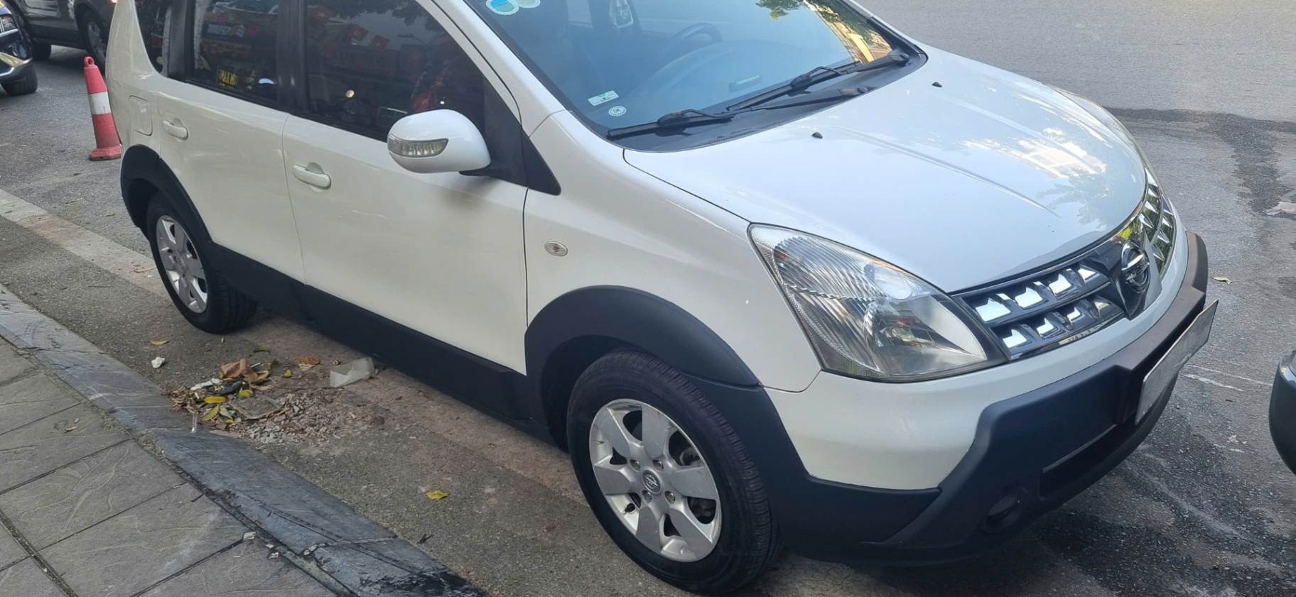 nissan livina at 2010 nhập Đài Loan - Ngoại thất 2
