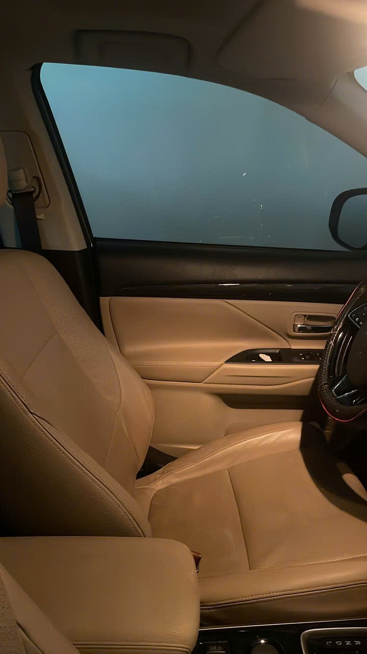 Mitsubishi Outlander 2017 màu xám - Nội thất 4