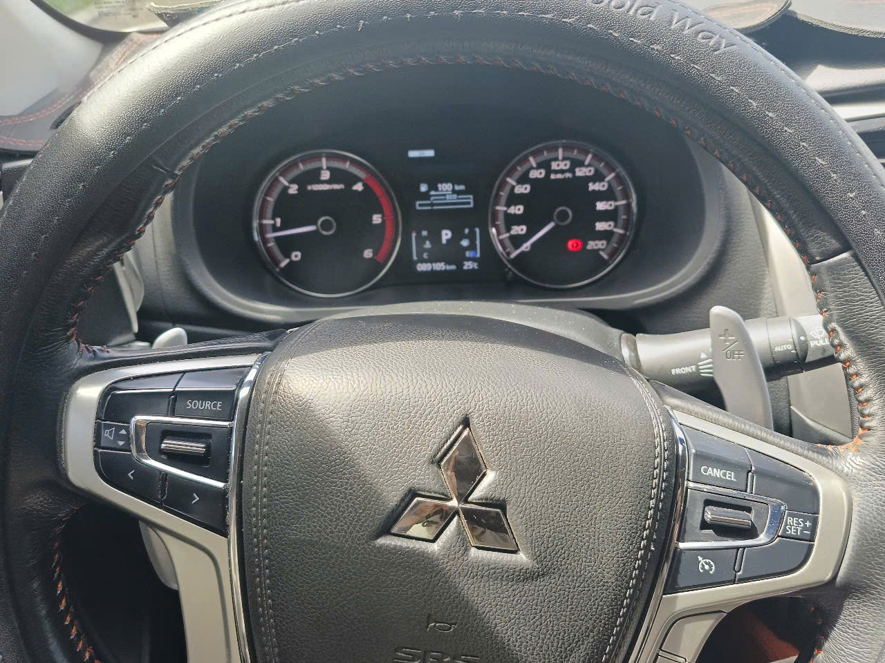 Mitsubishi Triton Athlete 4x4 AT 2022 - Nội thất 1