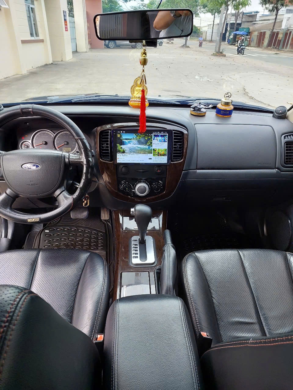 Ford Escape 2010  - Nội thất 2