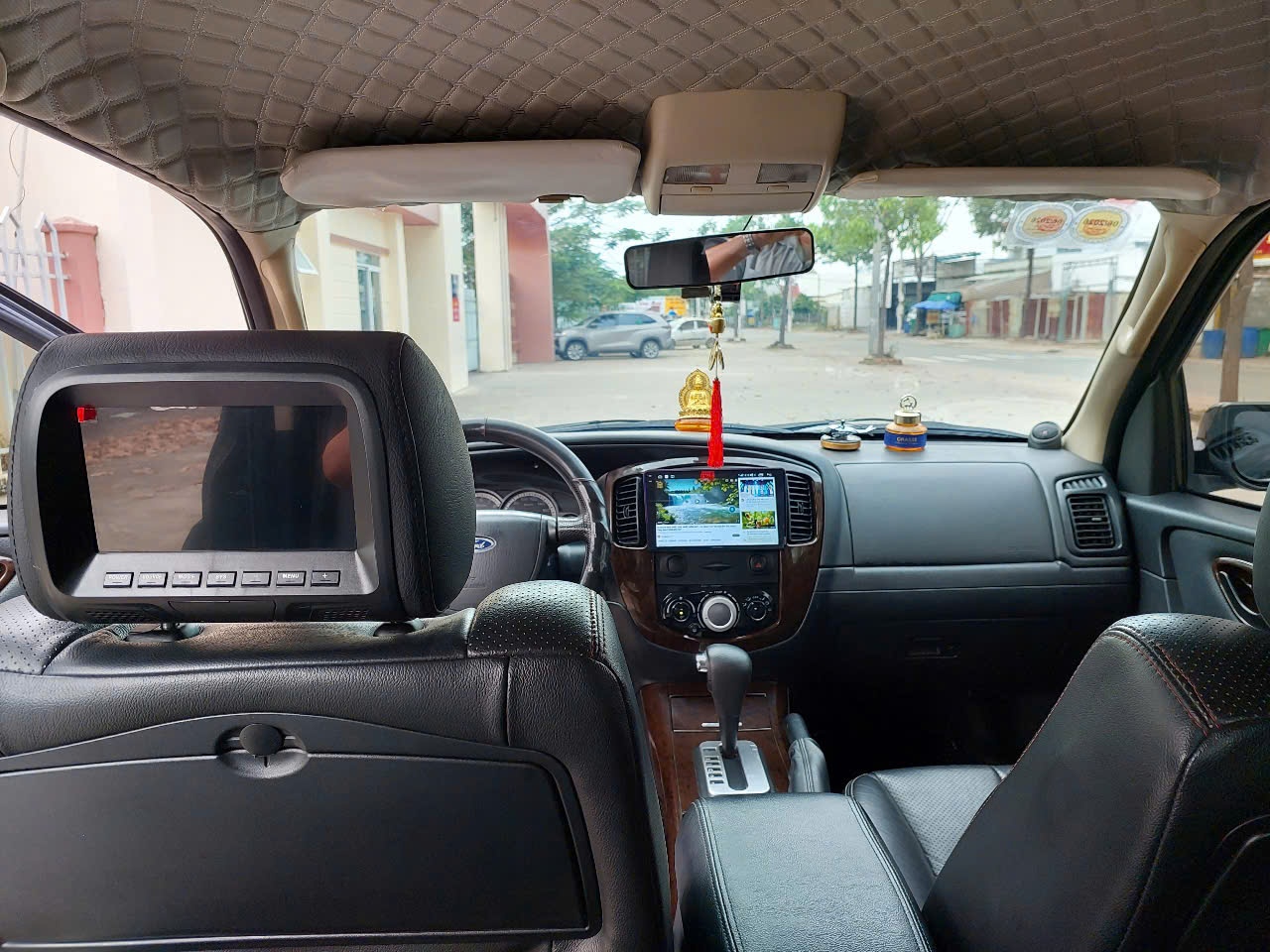 Ford Escape 2010  - Nội thất 3