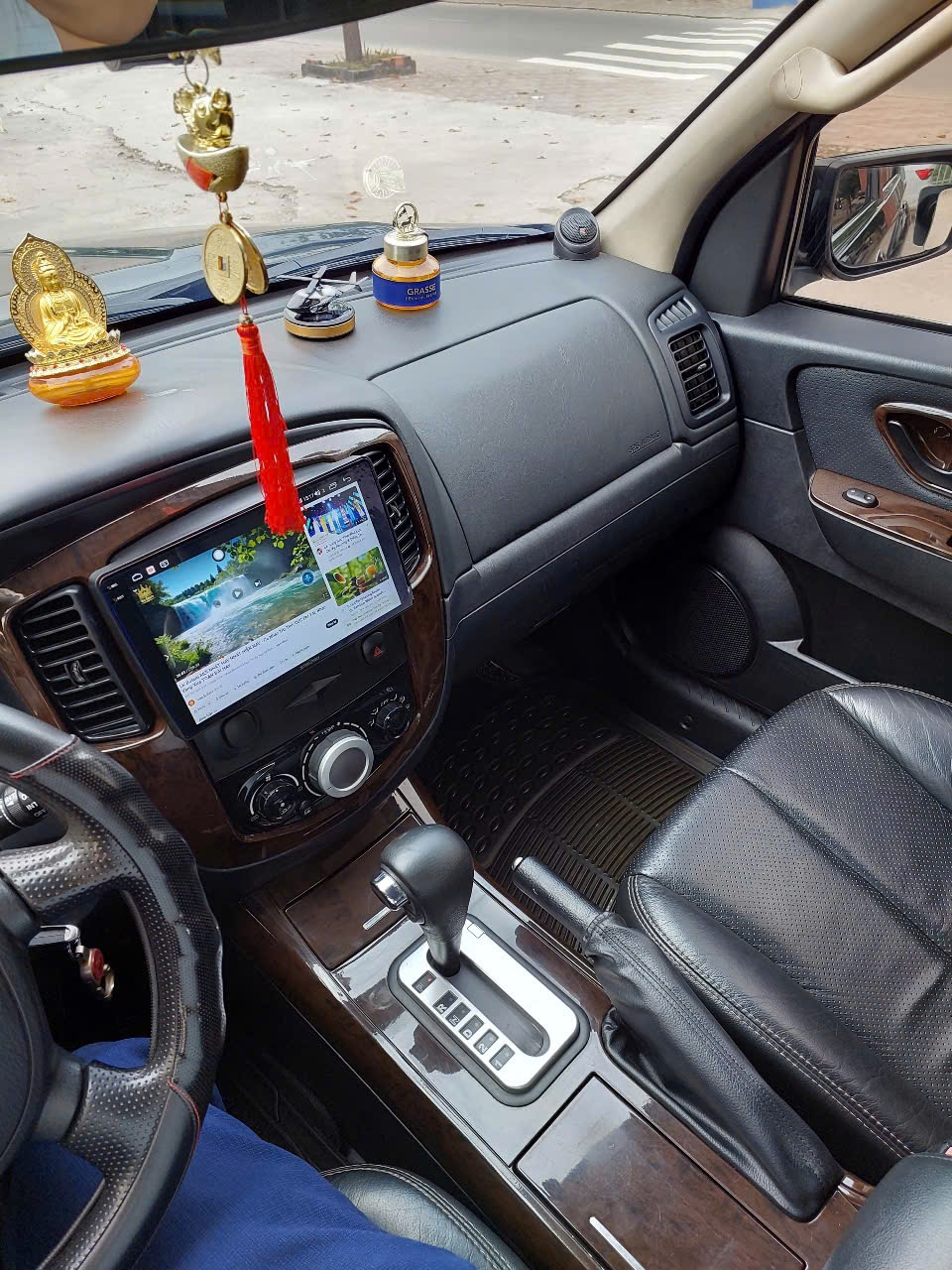 Ford Escape 2010  - Nội thất 4