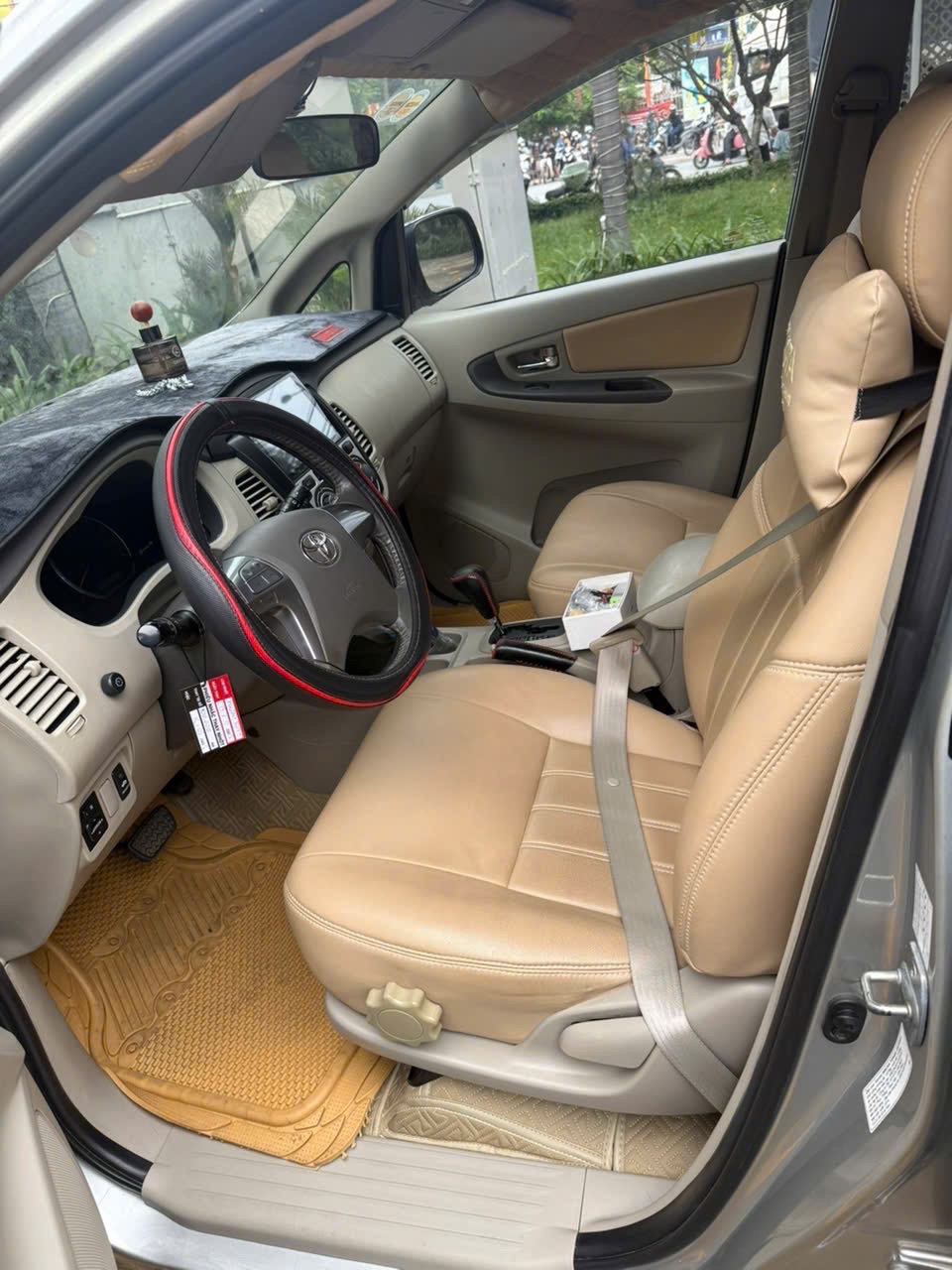Toyota Innova 2014 - Nội thất 5