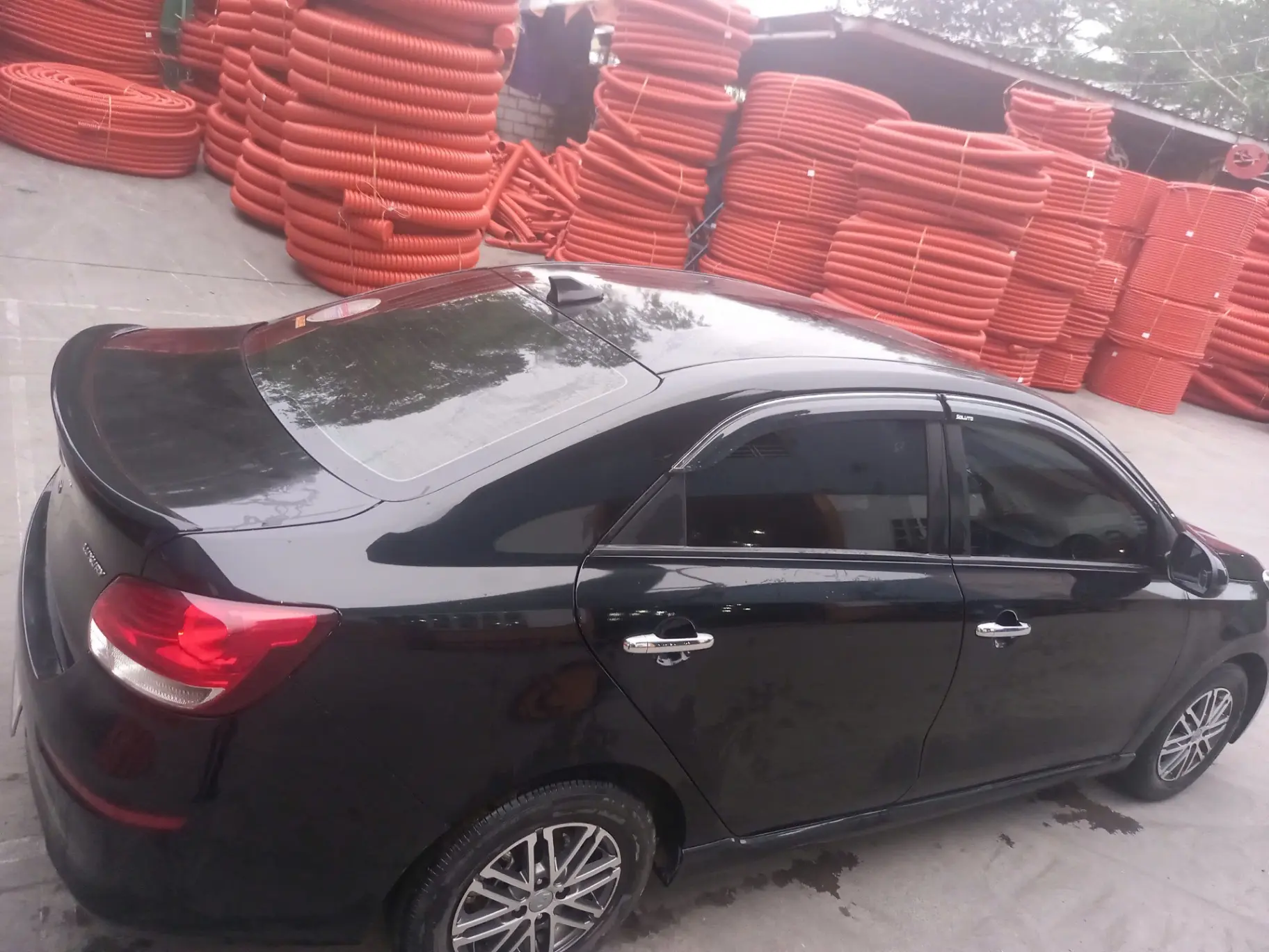 KIA SOLUTO 1.4AT LUXURY - Ngoại thất 1