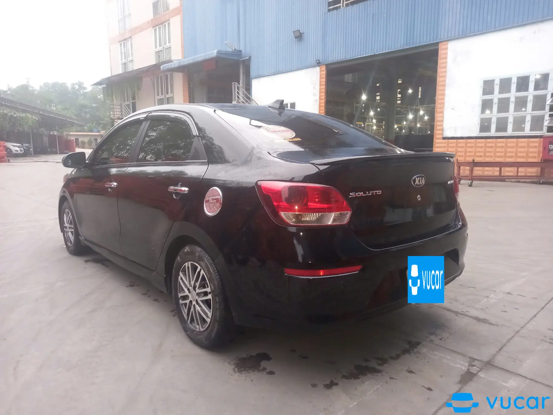 KIA SOLUTO 1.4AT LUXURY - Ngoại thất 3