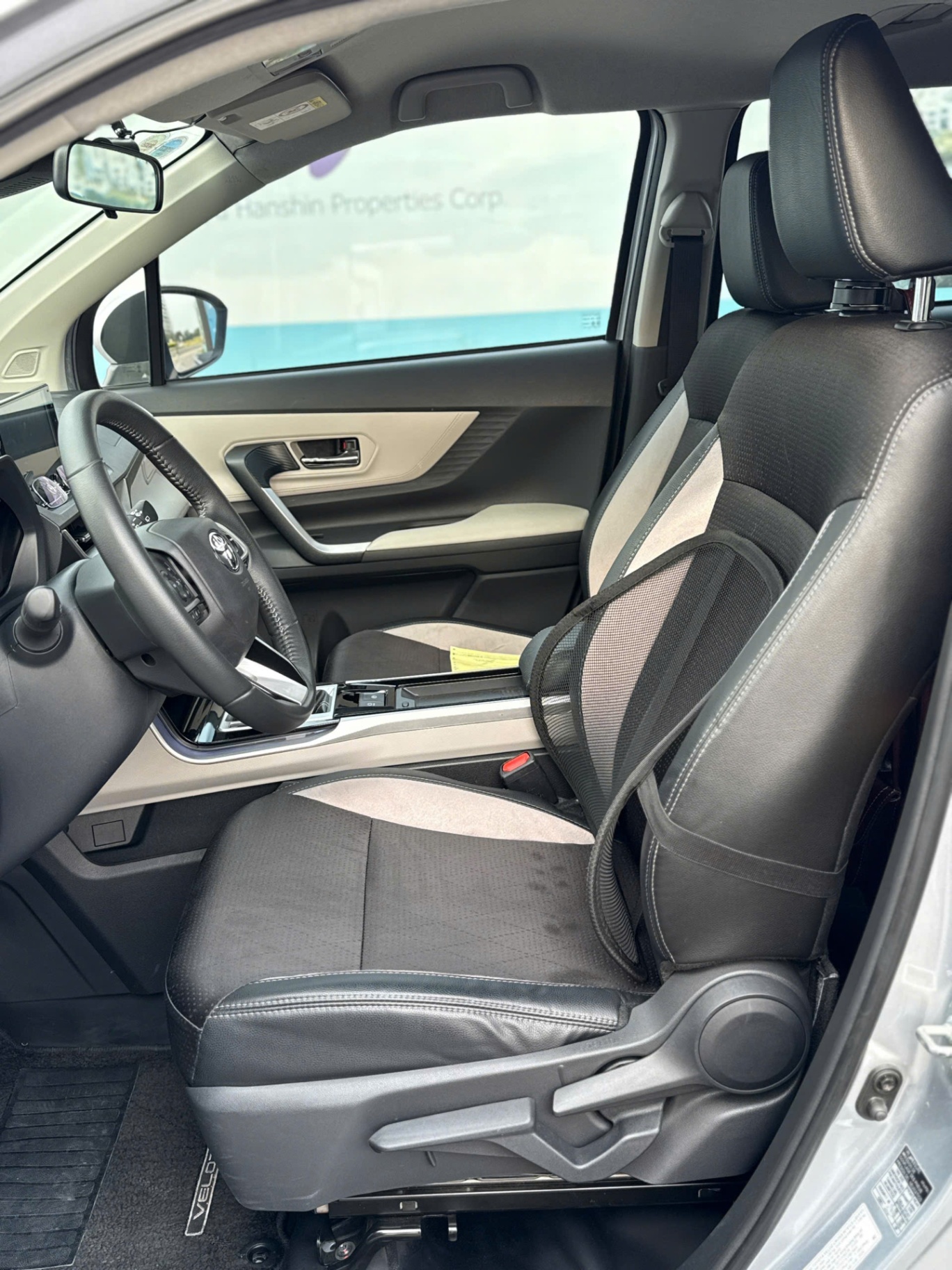Toyota Veloz Cross Top 1.5 CVT 2024 - Nội thất 1