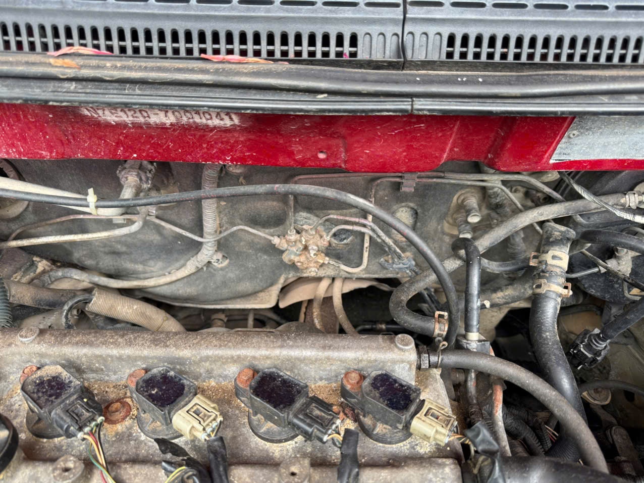Toyota Corolla Altis 2003 - Khoang động cơ 8