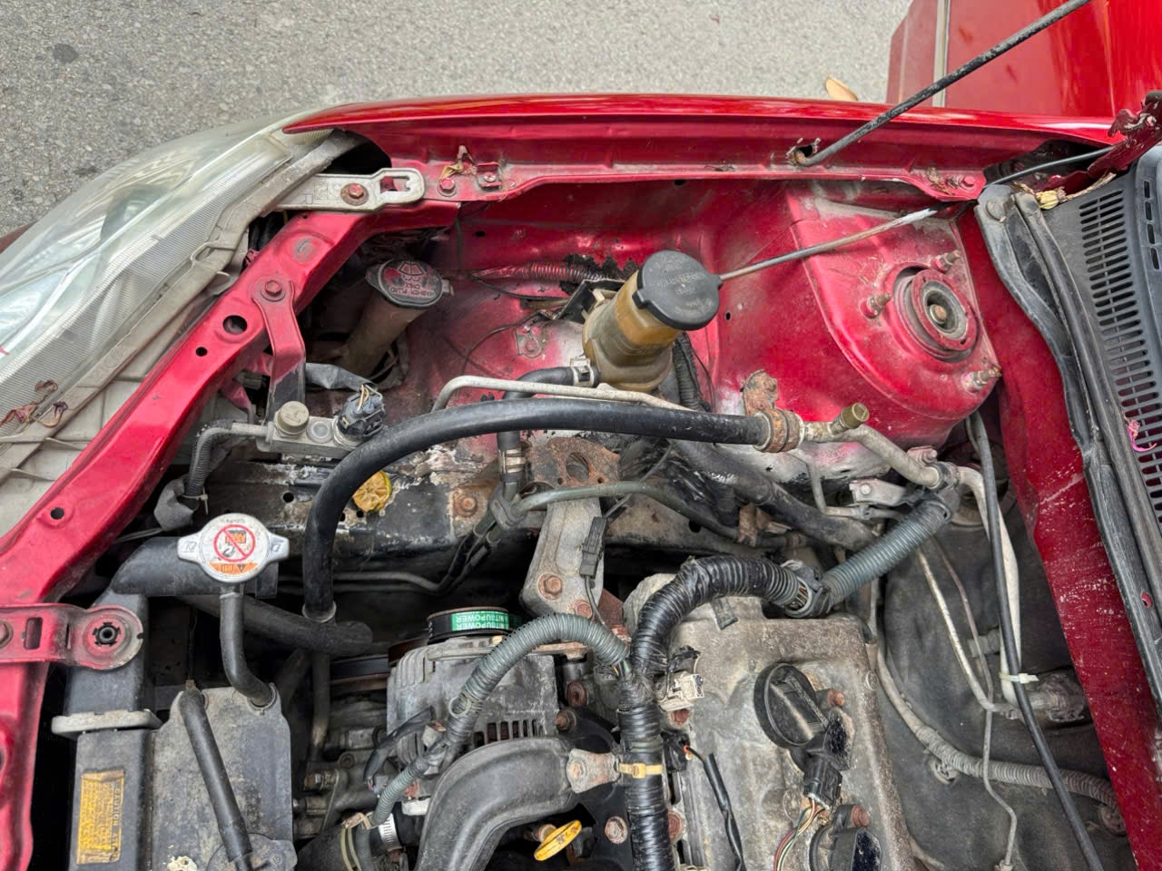 Toyota Corolla Altis 2003 - Khoang động cơ 12